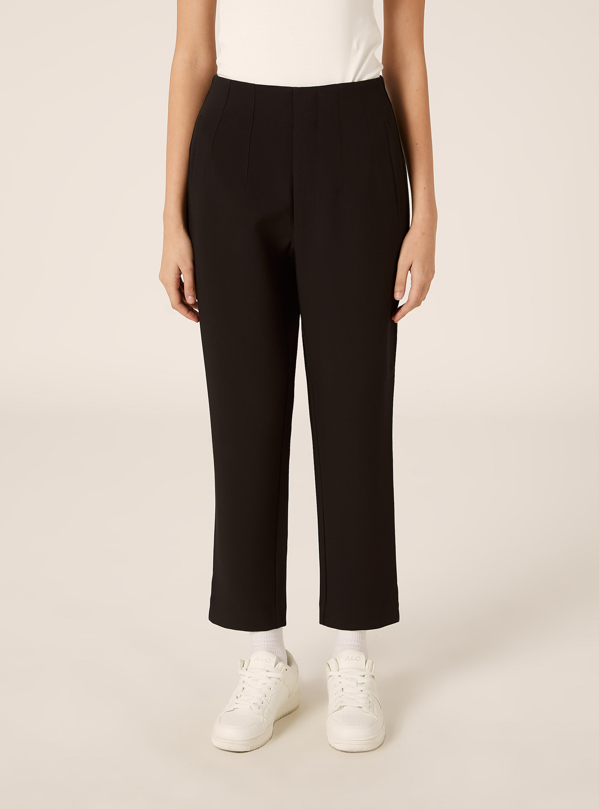 Einfarbige Hose mit Bundfalten, BK1 BLACK