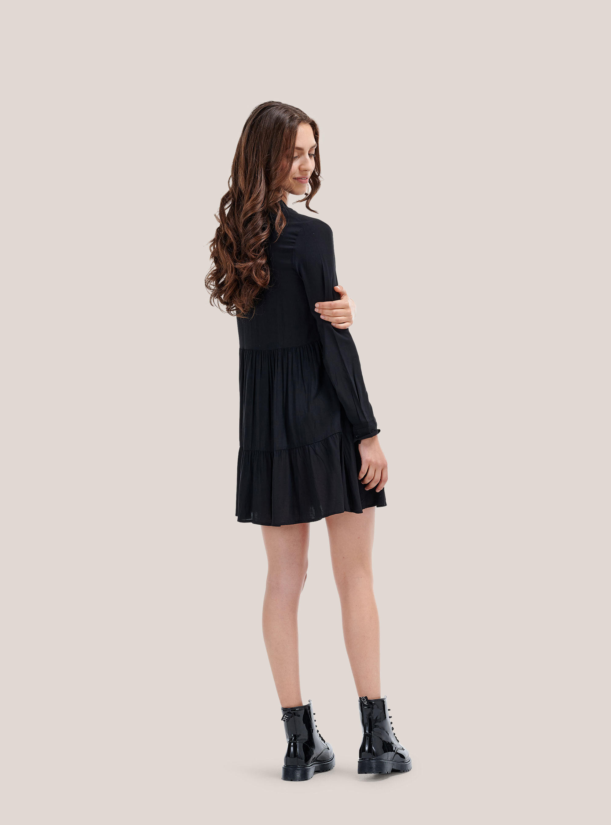 Vestido con volantes, NEGRO