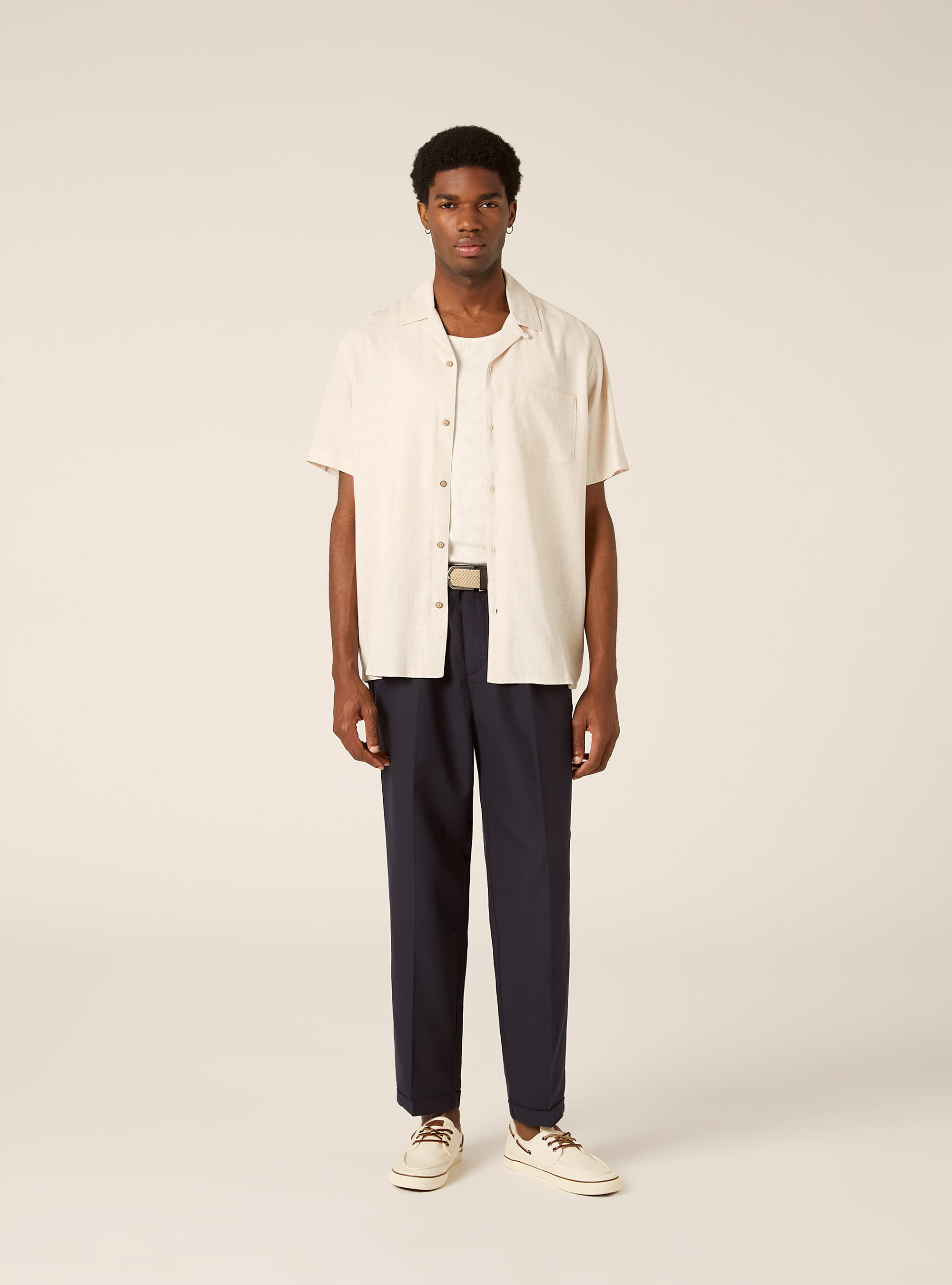 Chemise en m&eacute;lange de lin avec col bowling