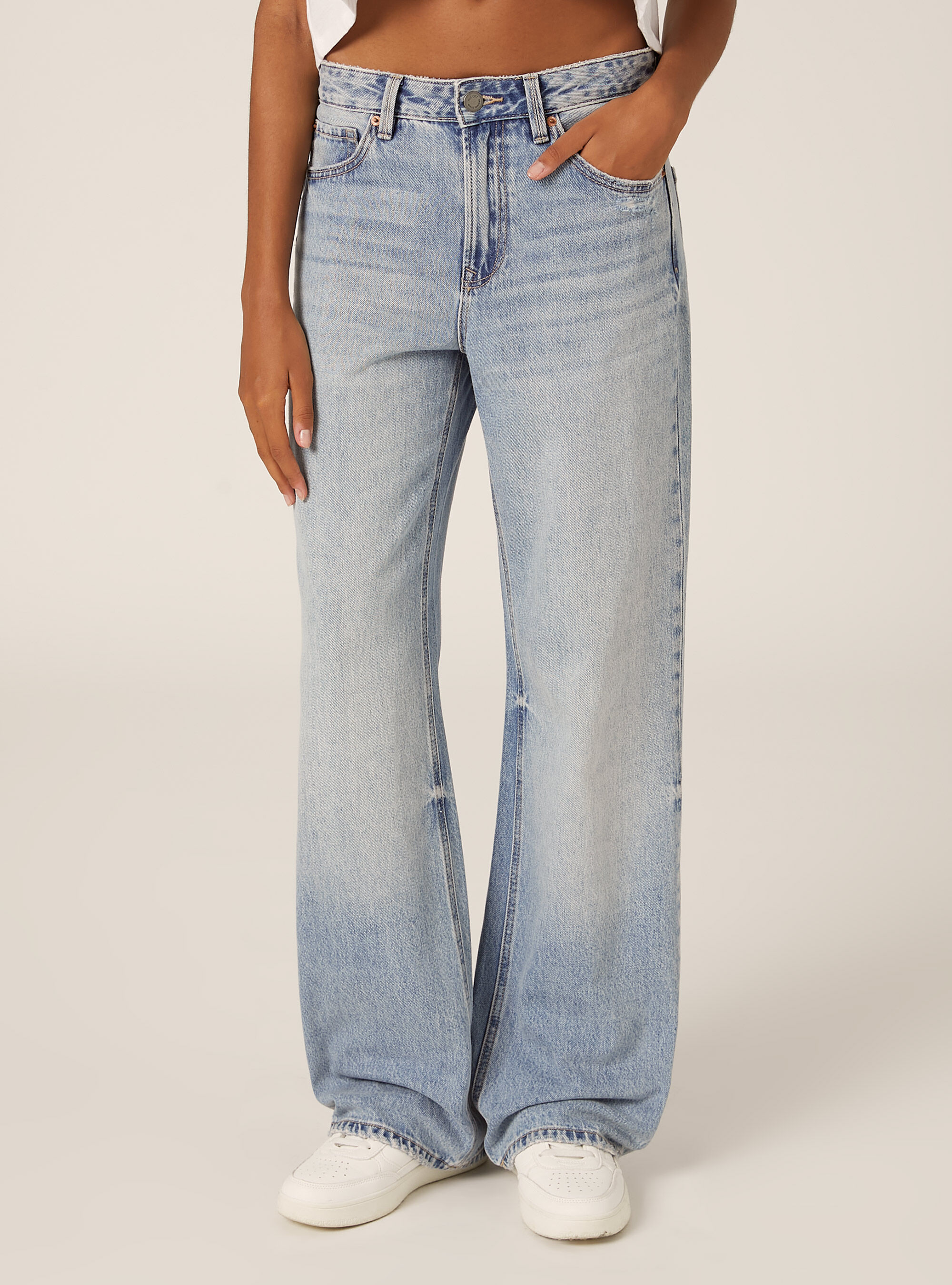 Jeans droit coupe large
