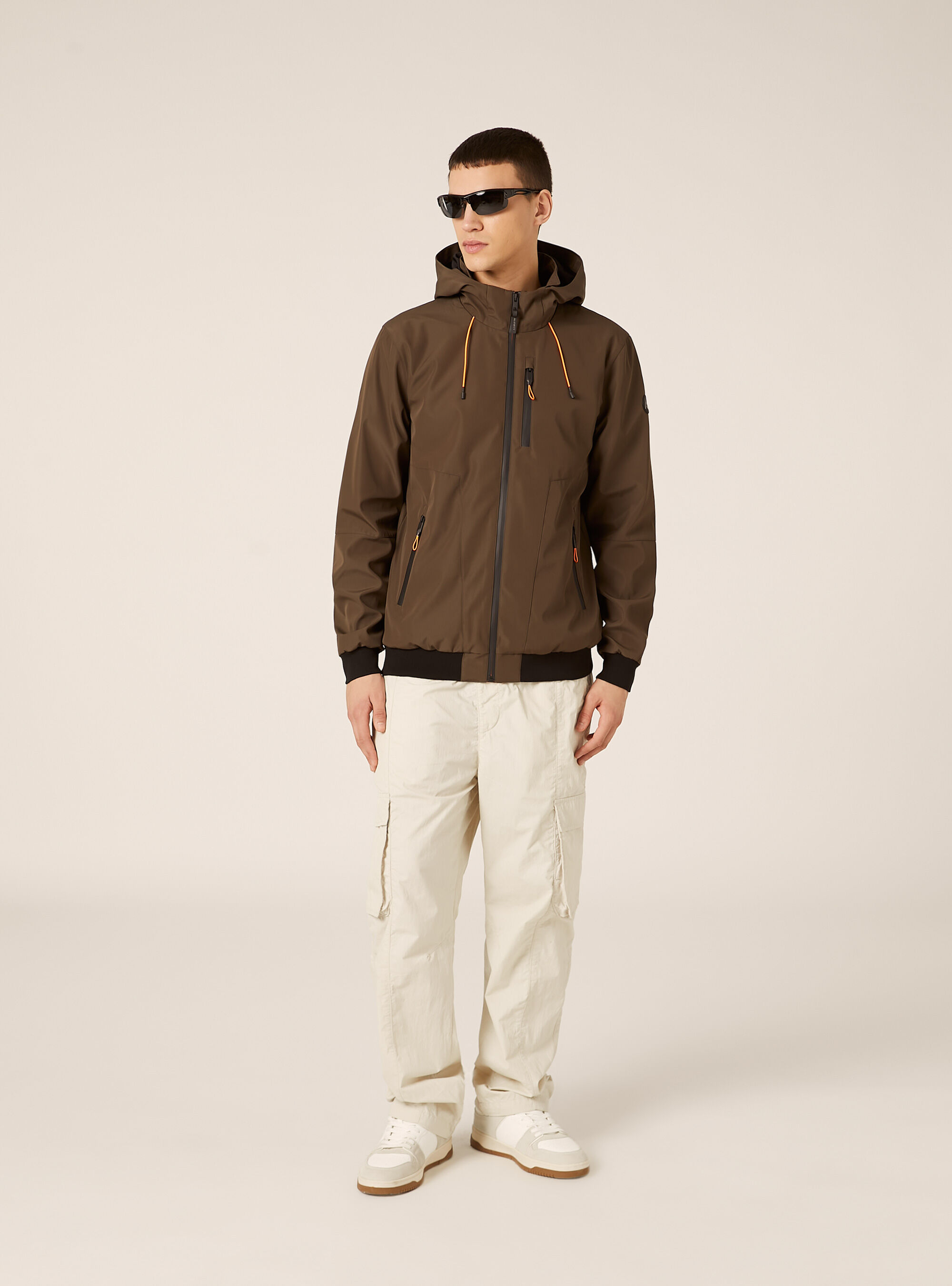 Bomber antivento con cappuccio, BR1 BROWN DARK