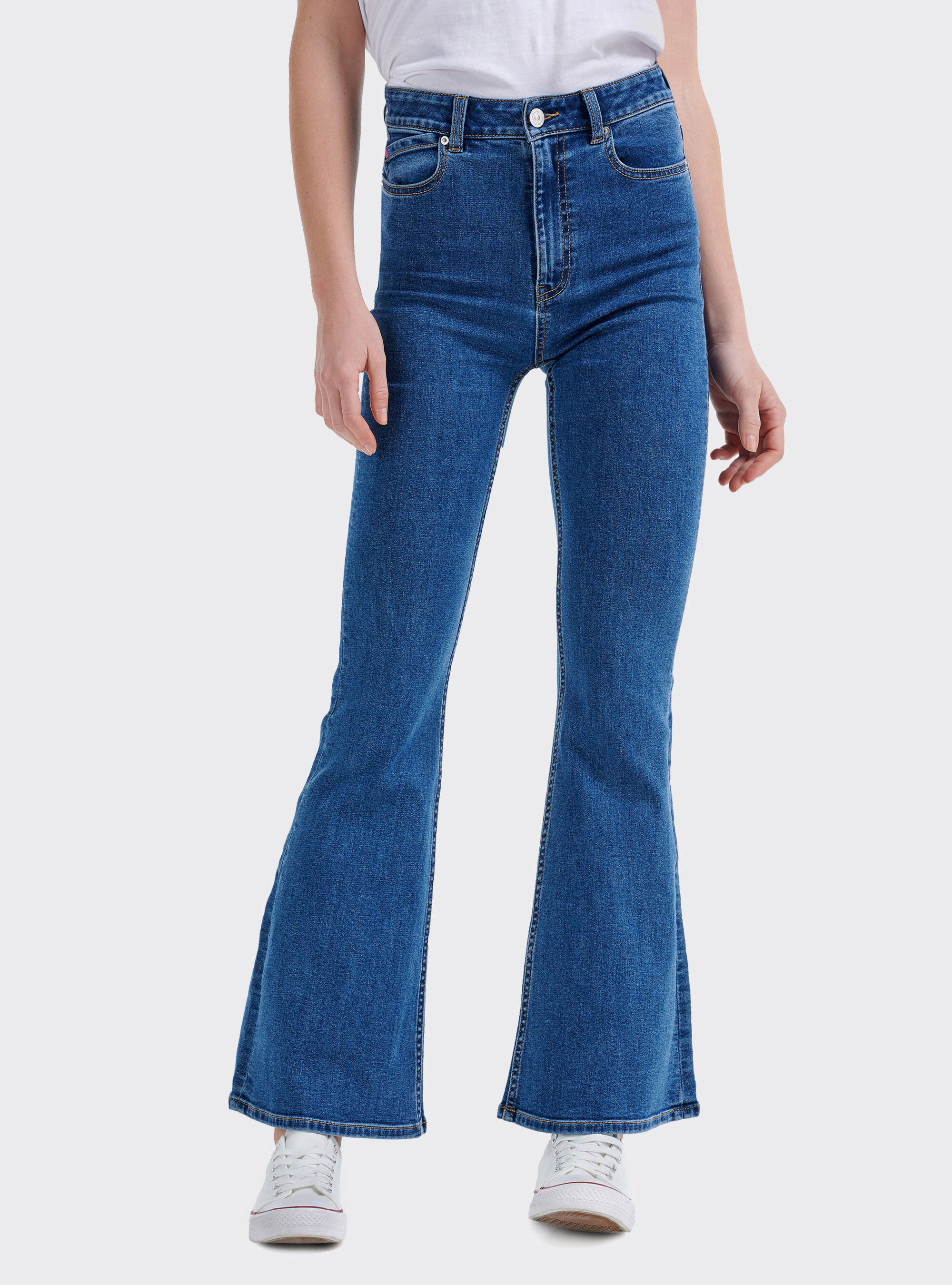 Jeans a hotsell zampa elasticizzati