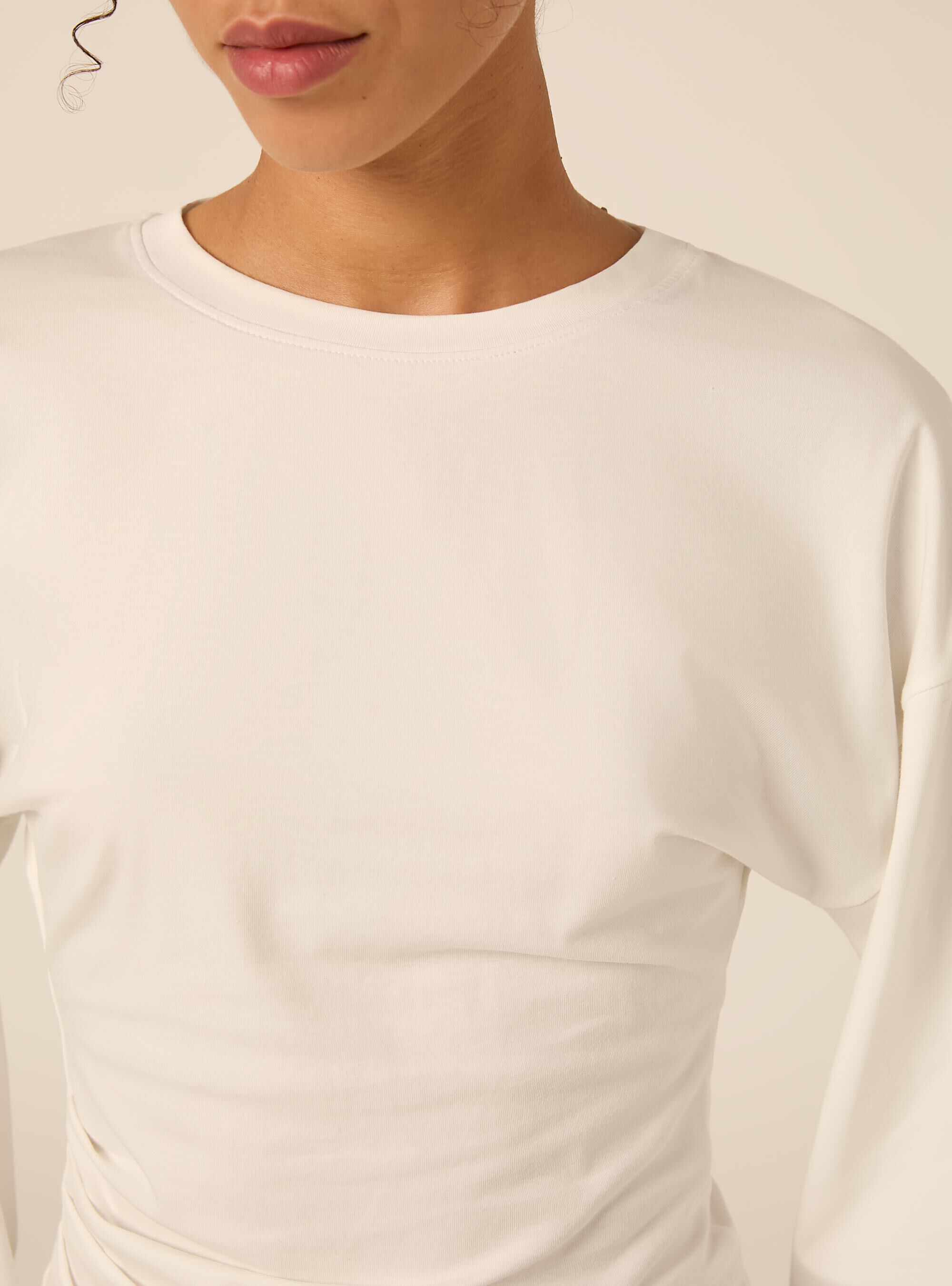 Flare sleeve top with side ruched detailing, WH1 OFF WHITE