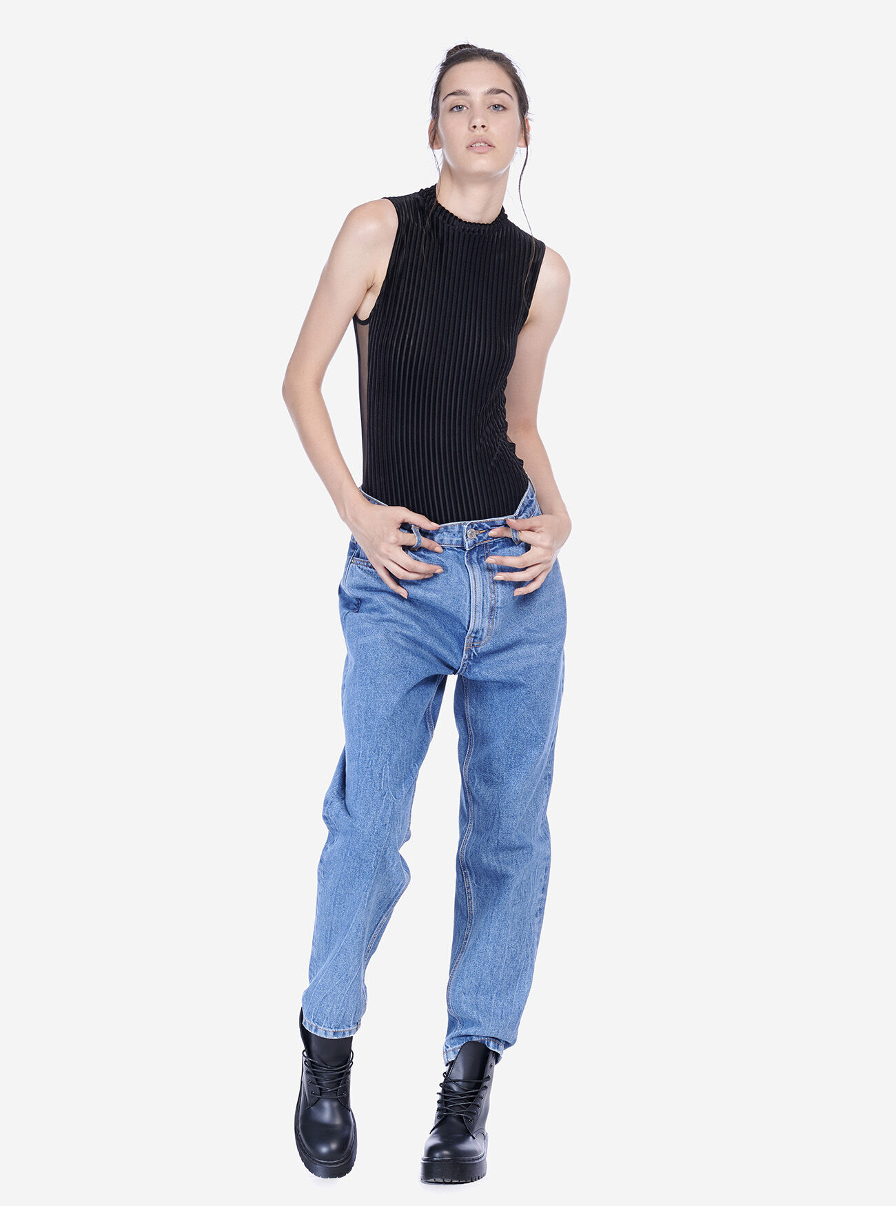 SLEEVELESS BODYSUIT, BLACK