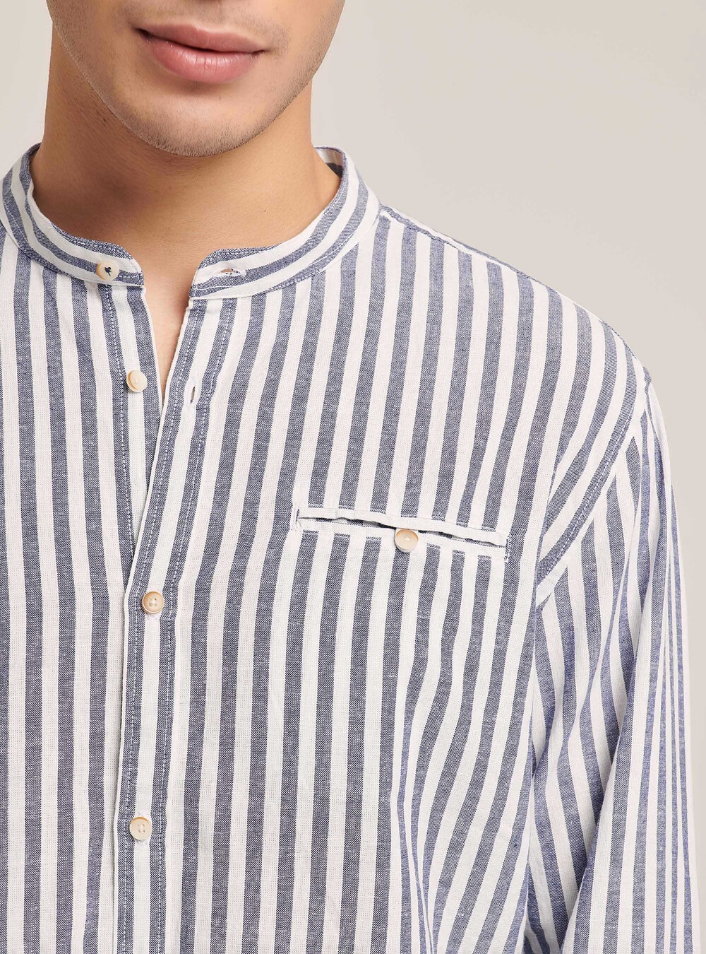 Camicia a righe in misto lino con collo coreano