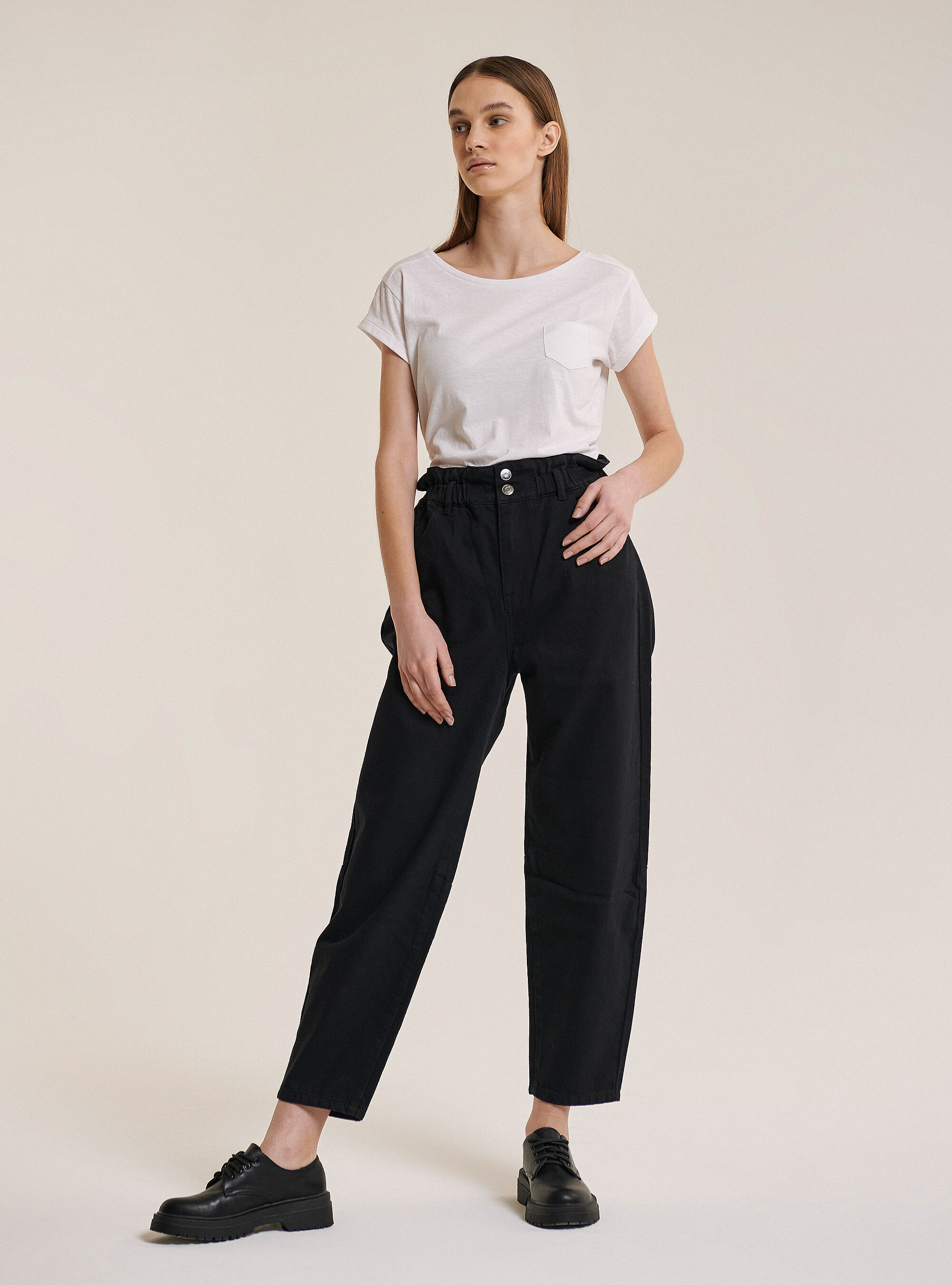 Ballon fit jeans with elastic waistband, BLACK