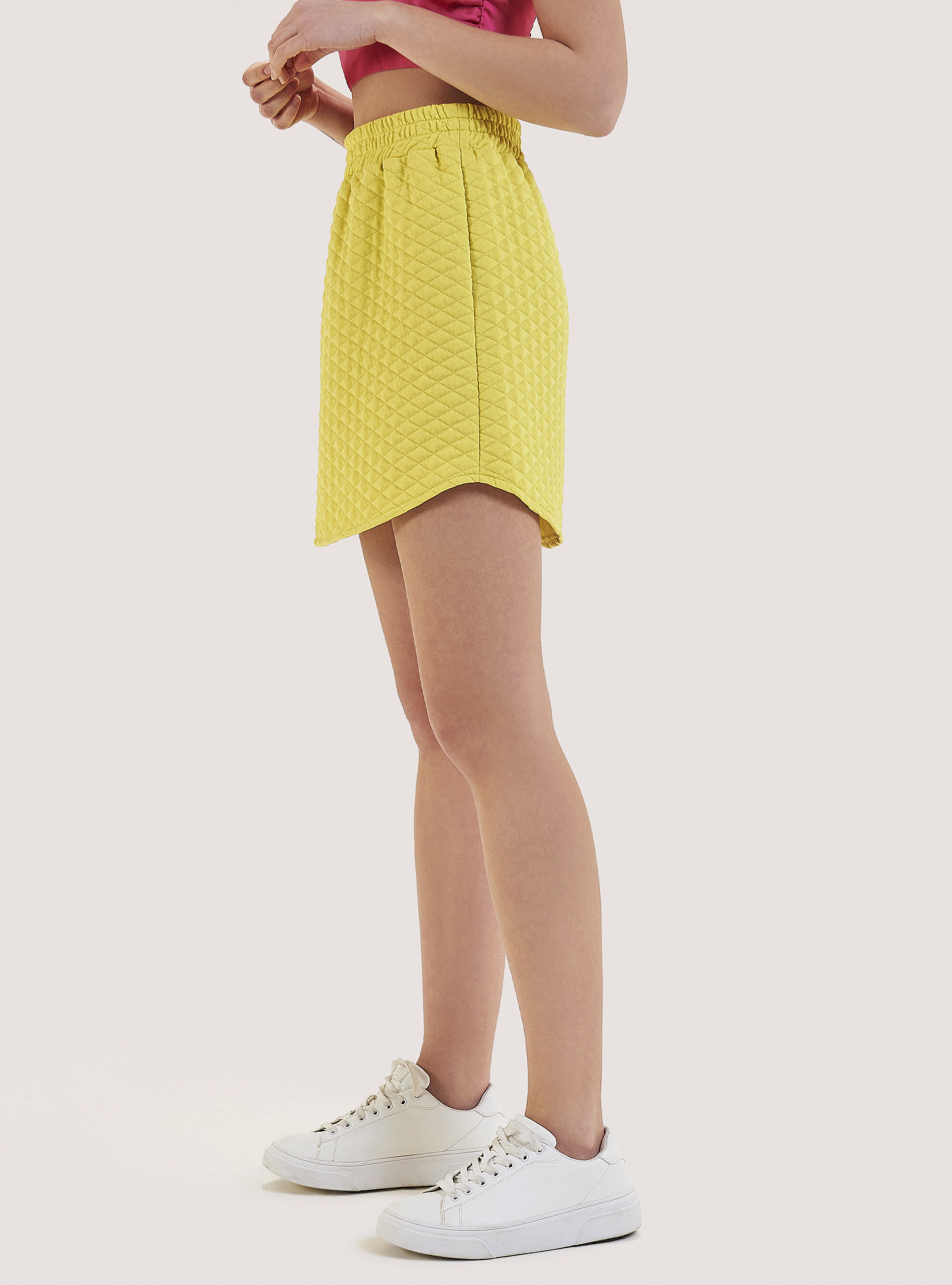 Yellow pleated skirt quilt hot sale
