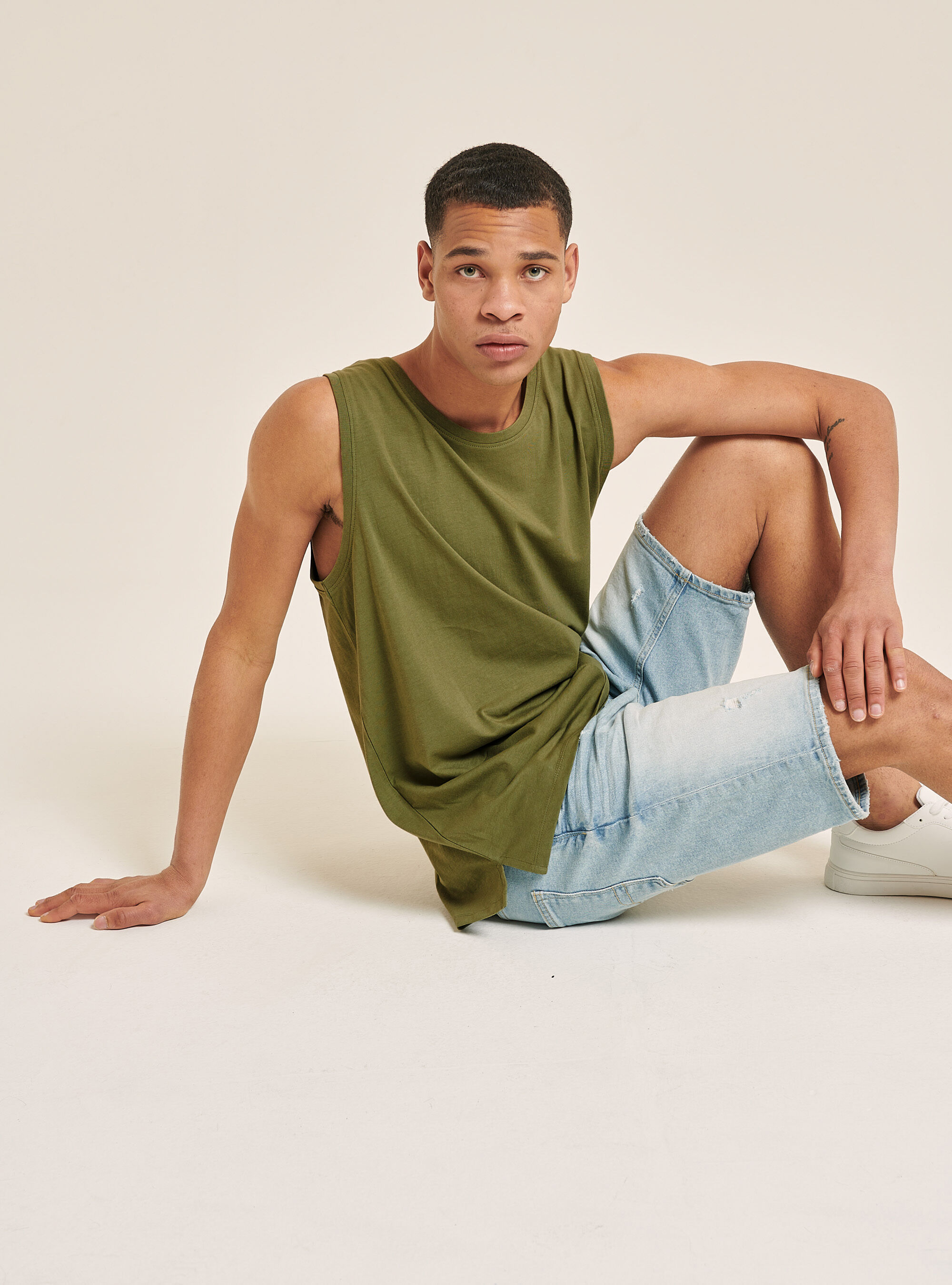 Solid-coloured comfort fit tank top, SG3 SAGE LIGHT