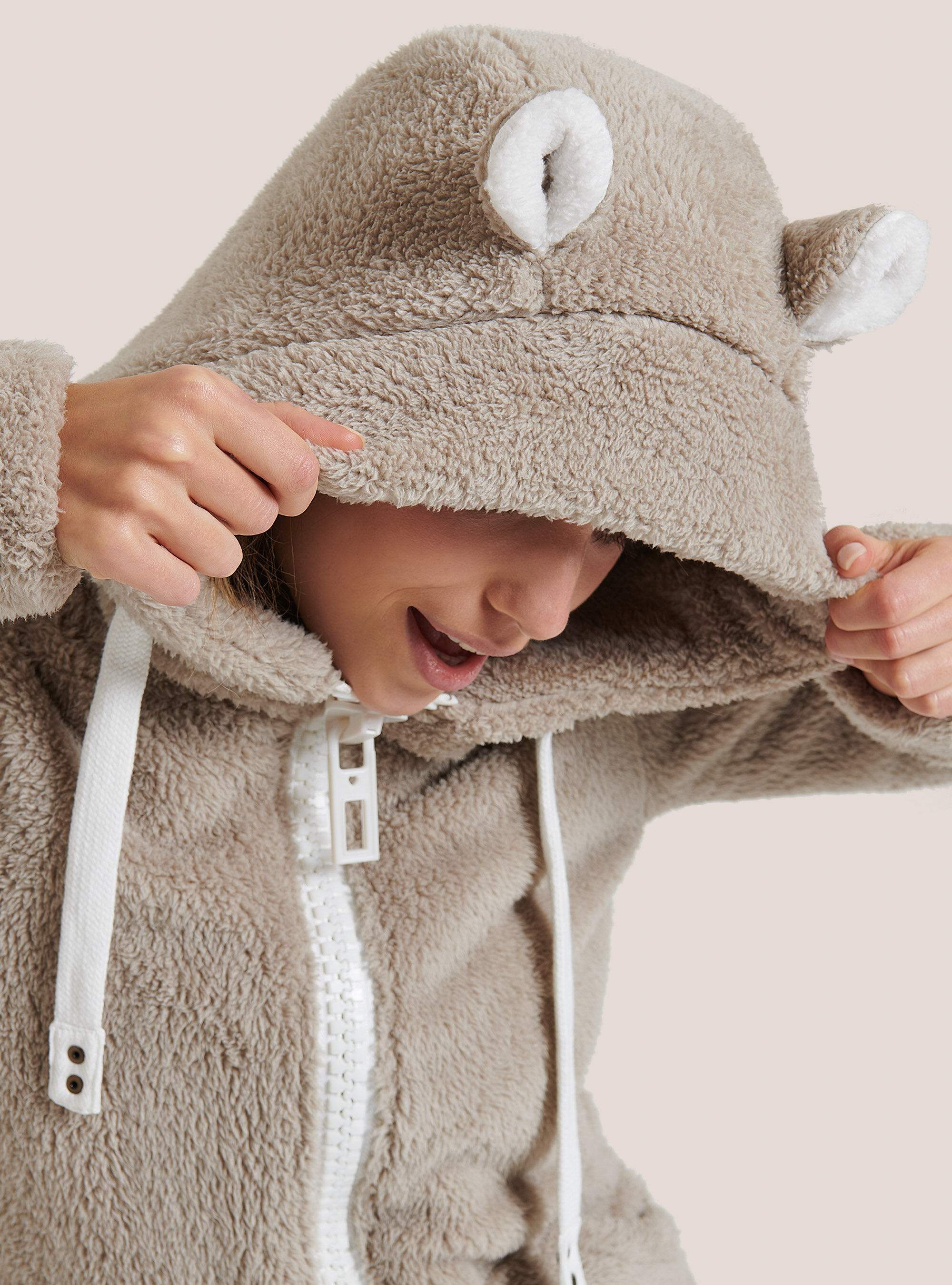 Felpa con zip maxi e cappuccio con orecchie