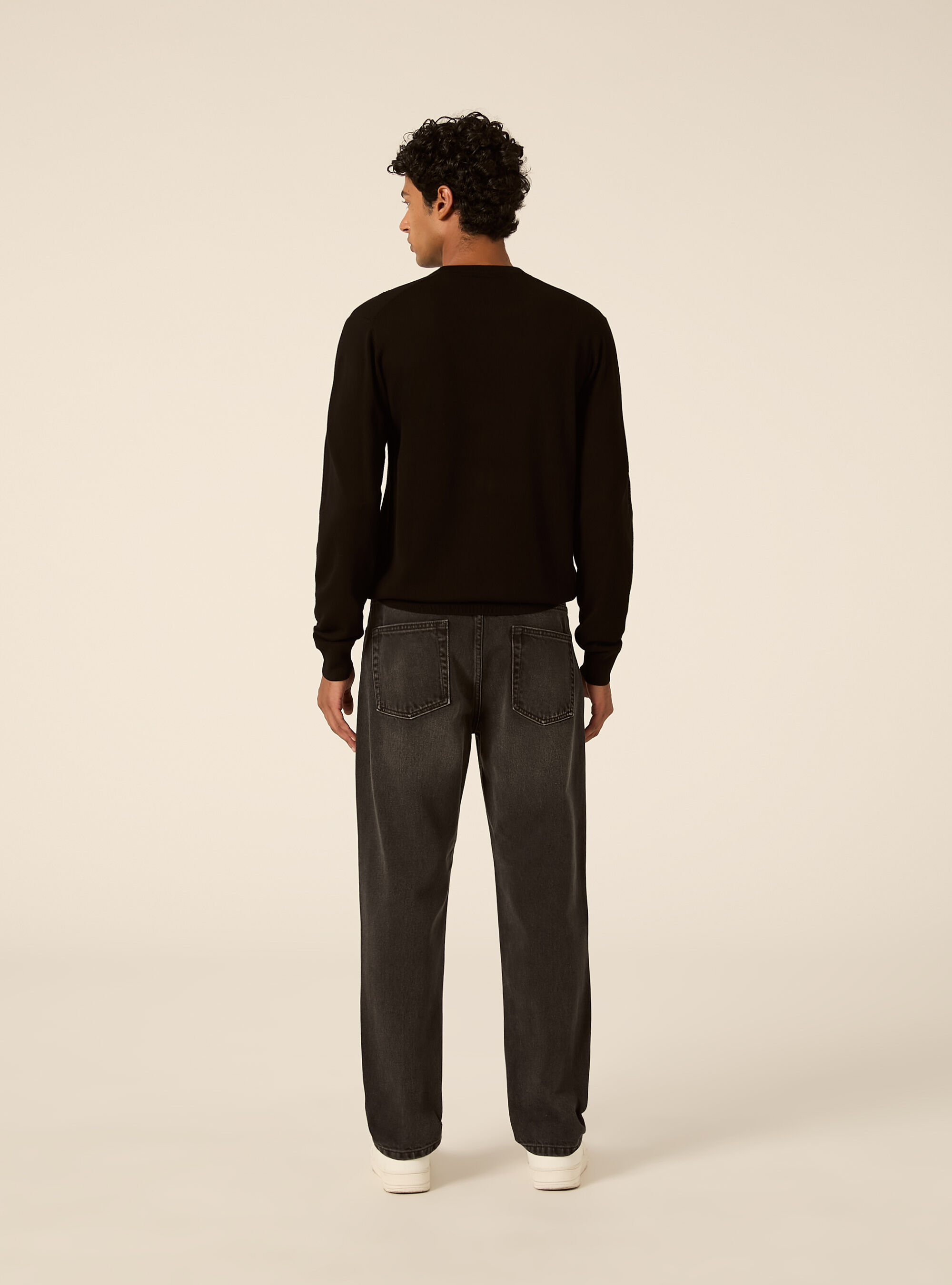Pullover girocollo in viscosa, NERO