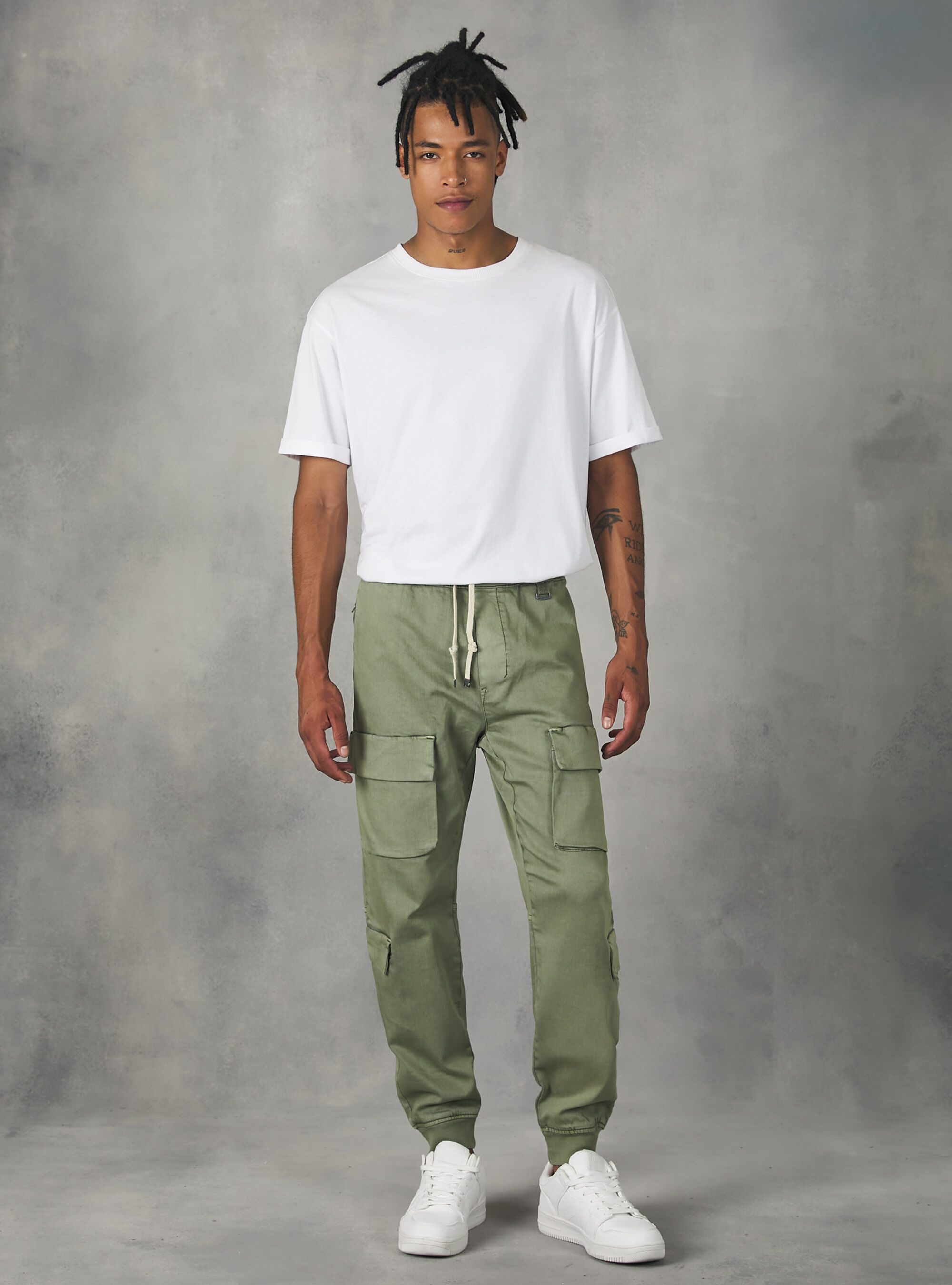 Green jogger new arrivals pants outfit mens