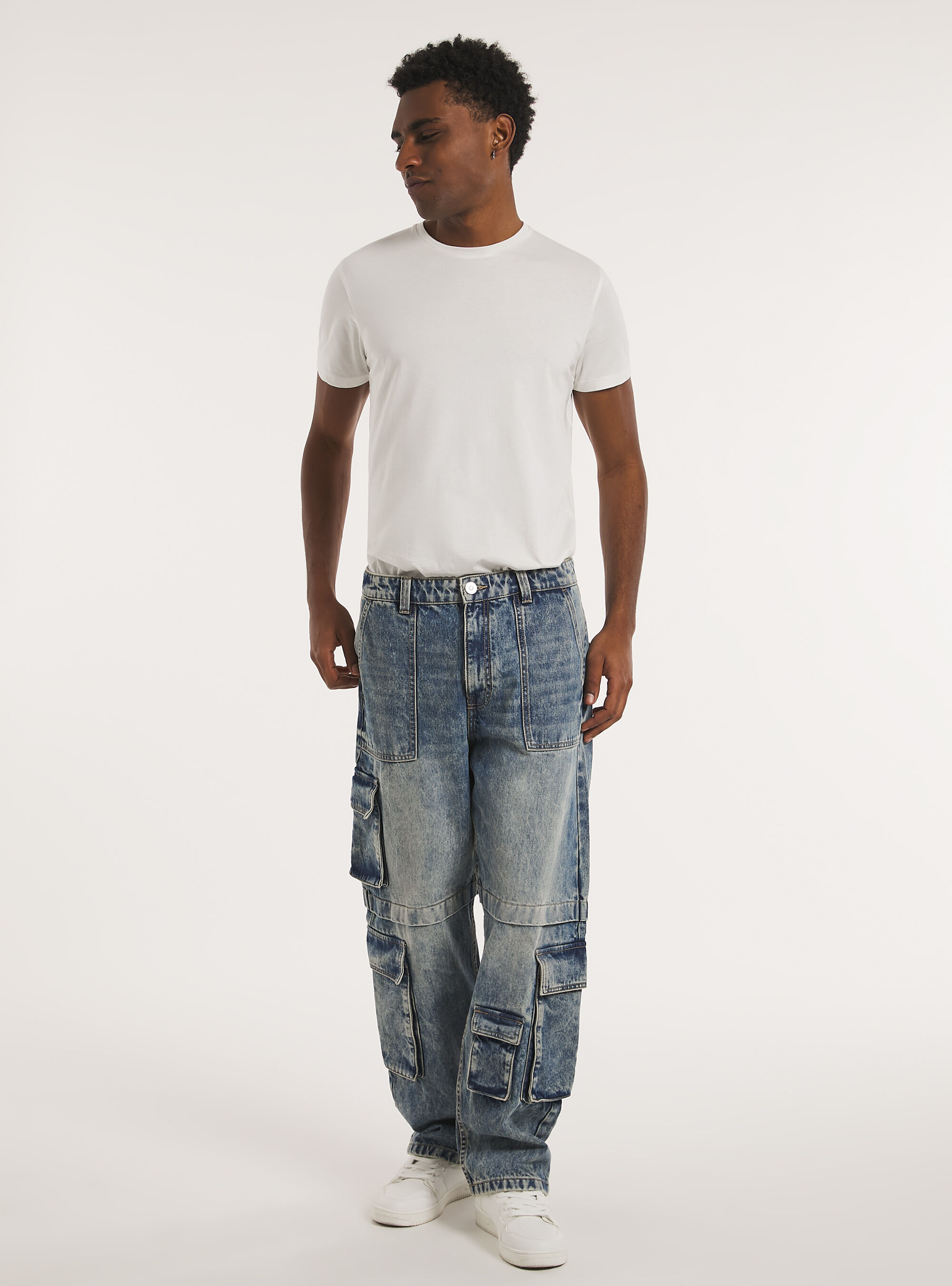 Relaxed fit cargo jeans discount