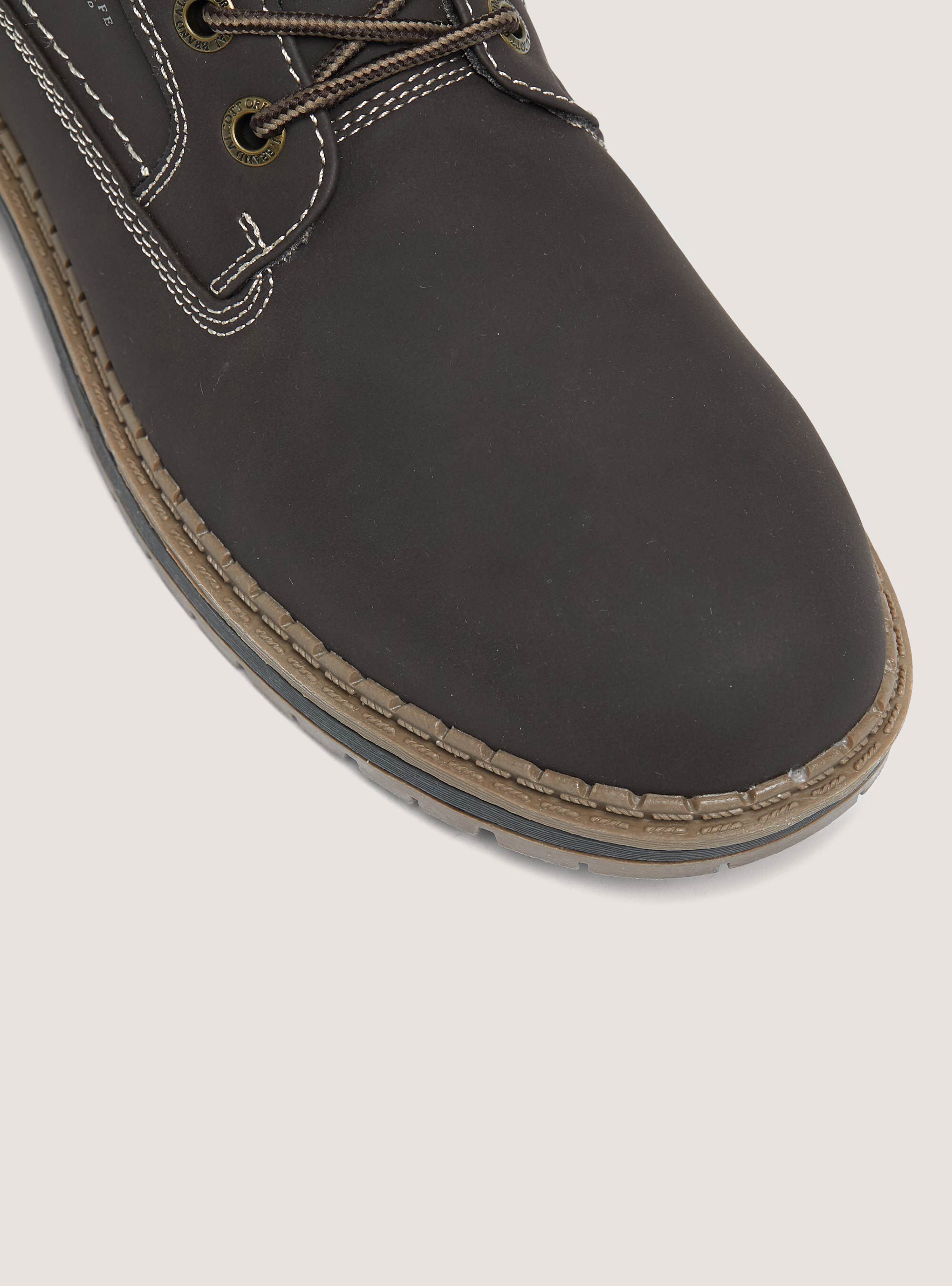 Scarpe con stringhe sale
