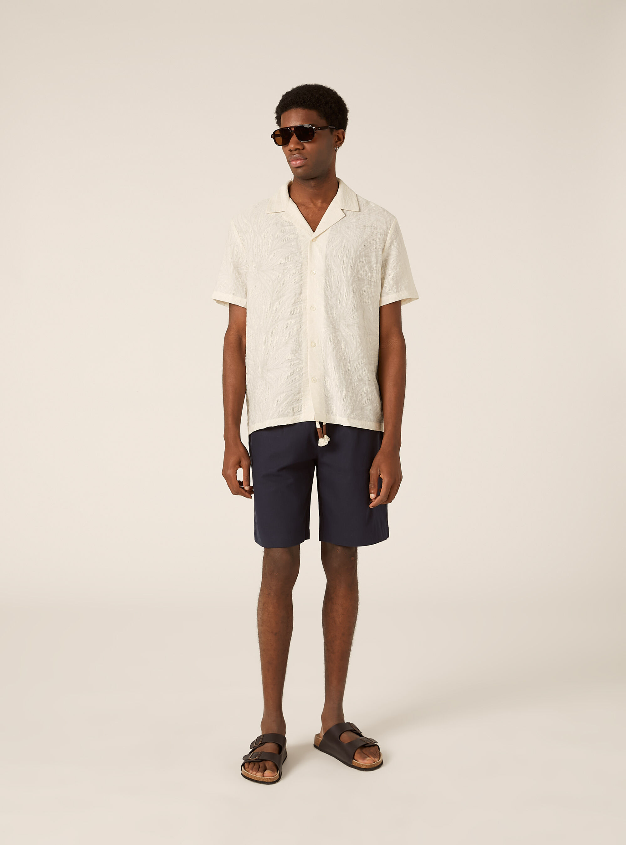 Textured Leaf Print Bowling Shirt
