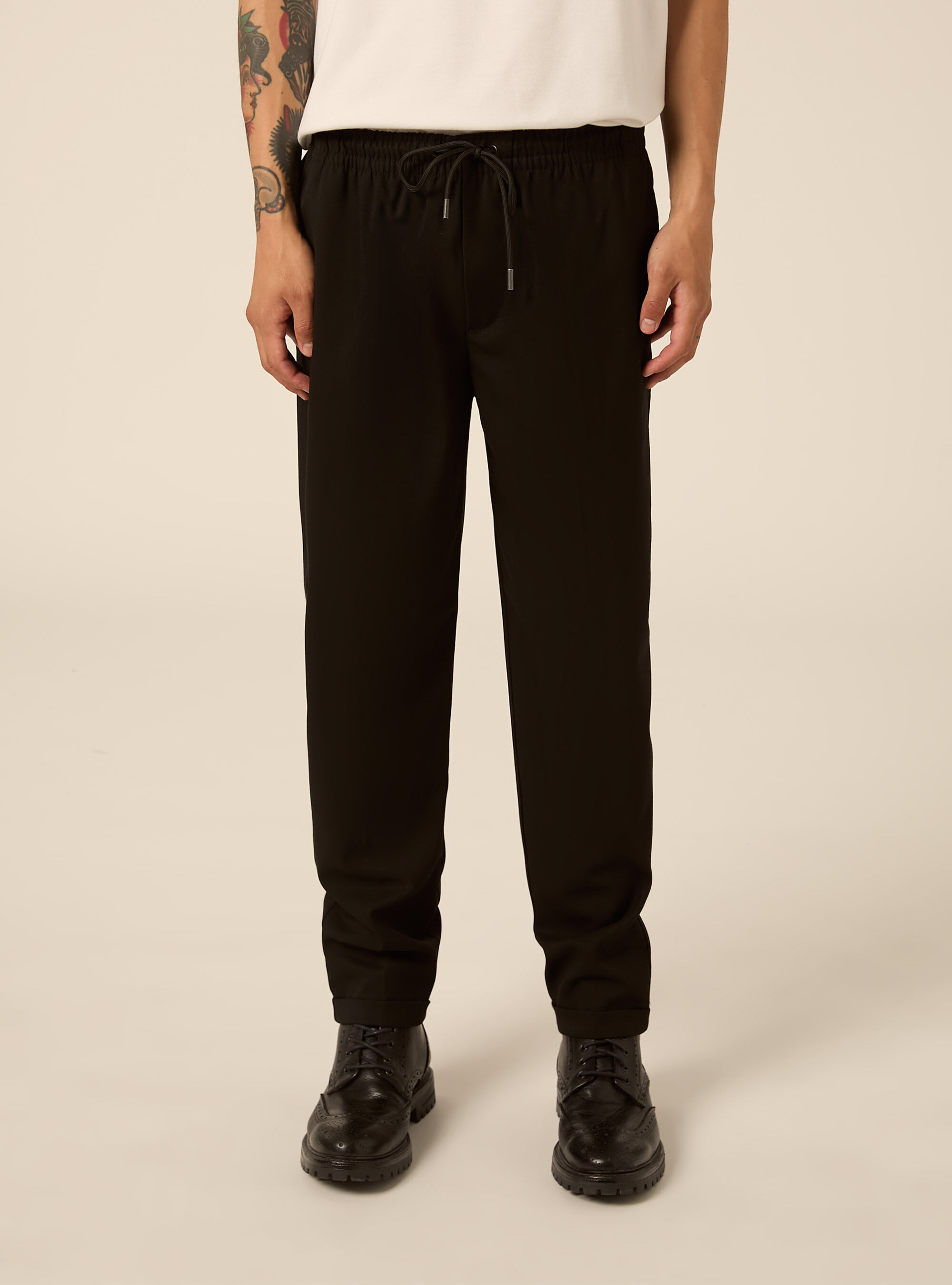 Tailored jogger trousers with elasticated drawstring waist, BK1 BLACK