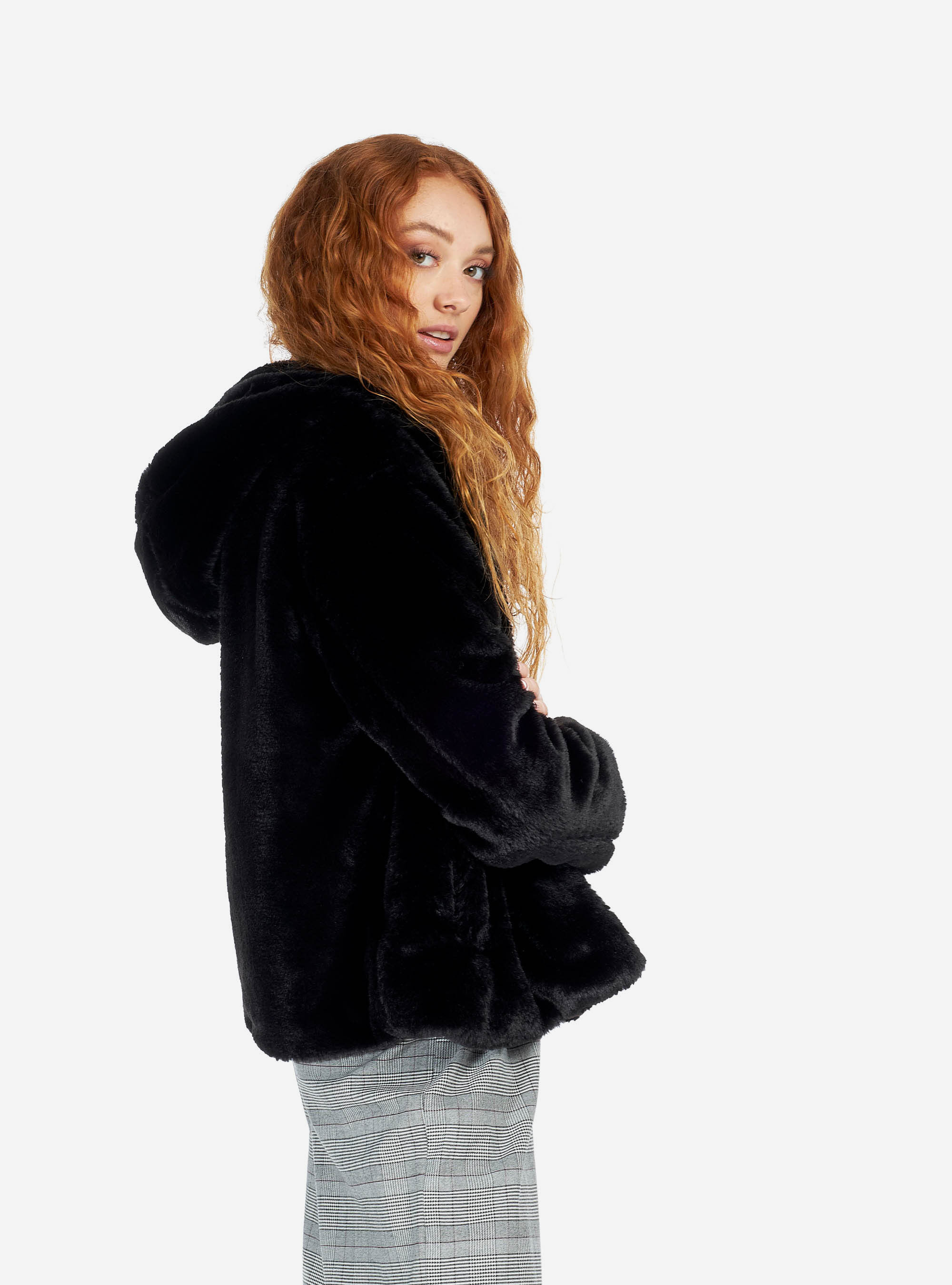 Manteau fausse fourrure avec capuche best sale
