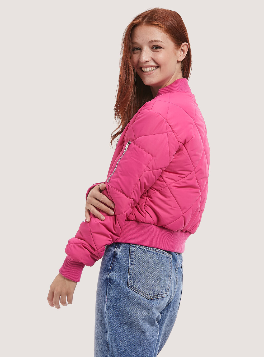 Chaqueta bomber recortada con relleno reciclado Alcott catalog