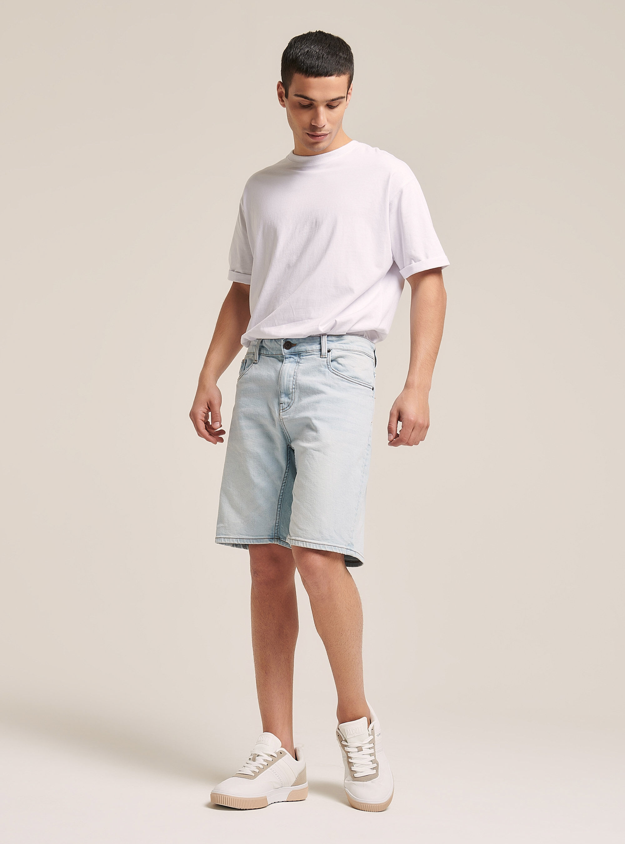 Comfort fit denim shorts