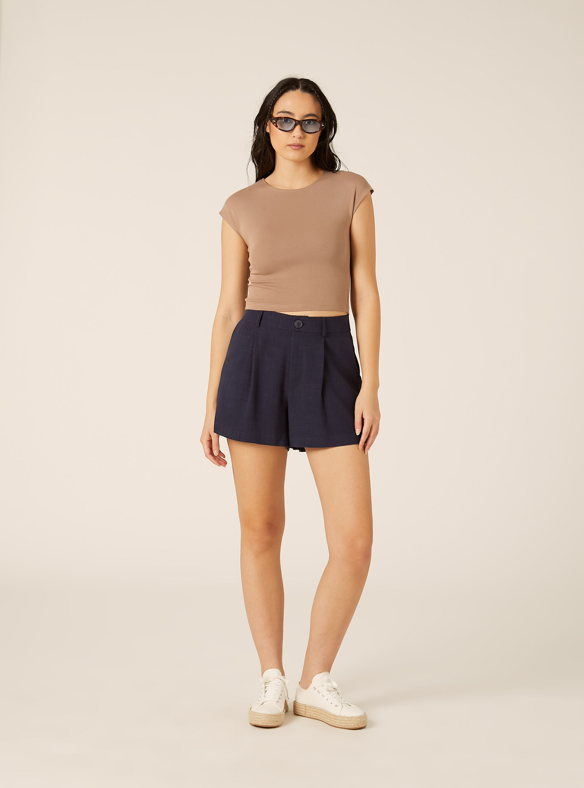 T-shirt crop con con maniche ad aletta