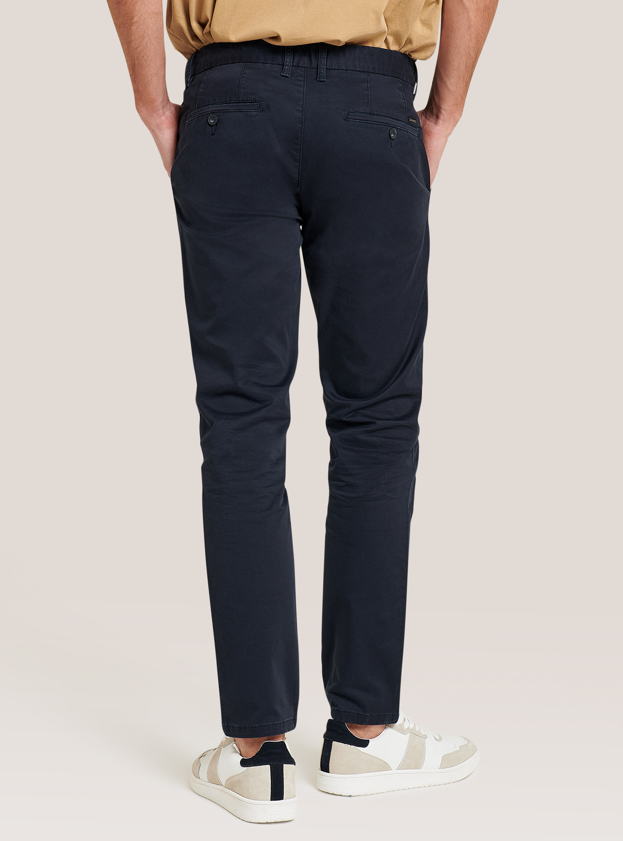 Pantalones chinos de algod&oacute;n el&aacute;stico de sarga, AZUL MARINO