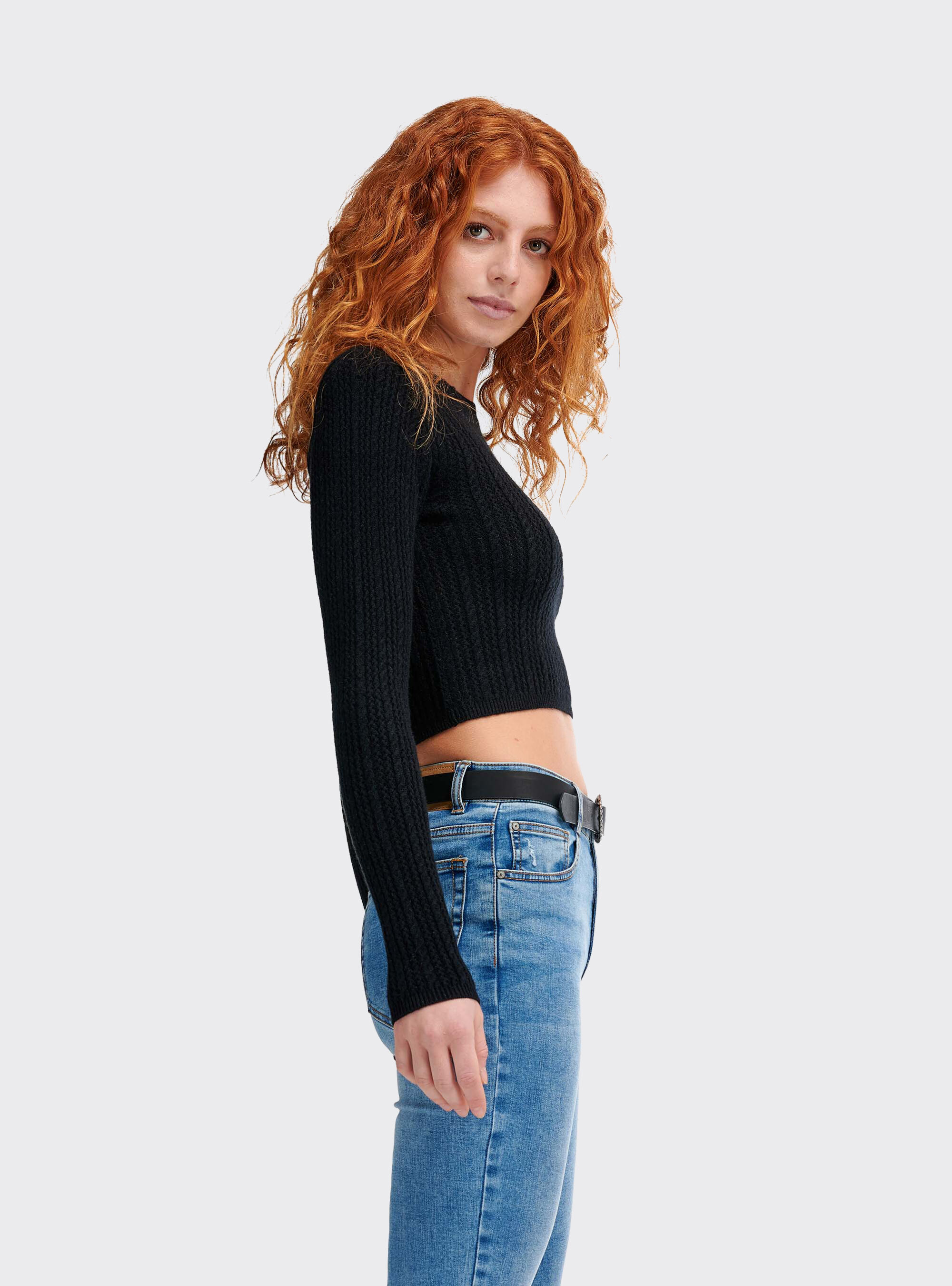 Cropped-Pullover mit kleinem Zopfmuster und Stretch-Passform