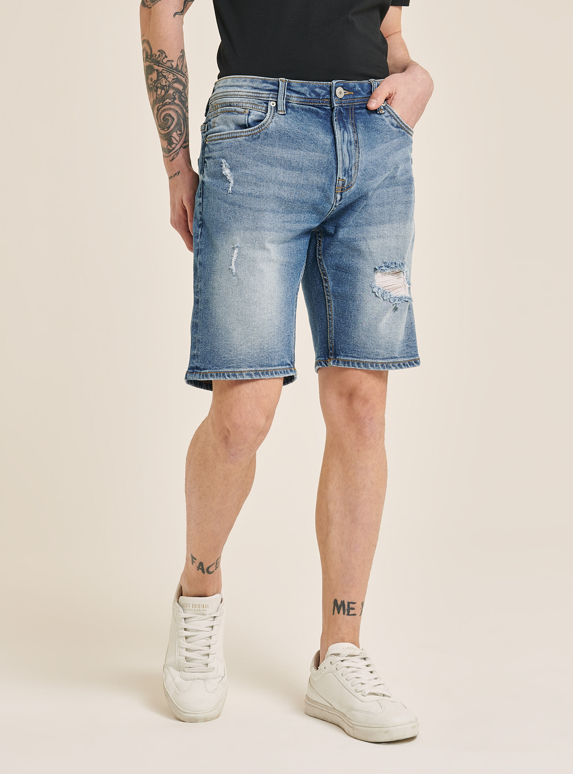 Bermuda in denim stretch con rotture | Alcott | Bermuda Uomo