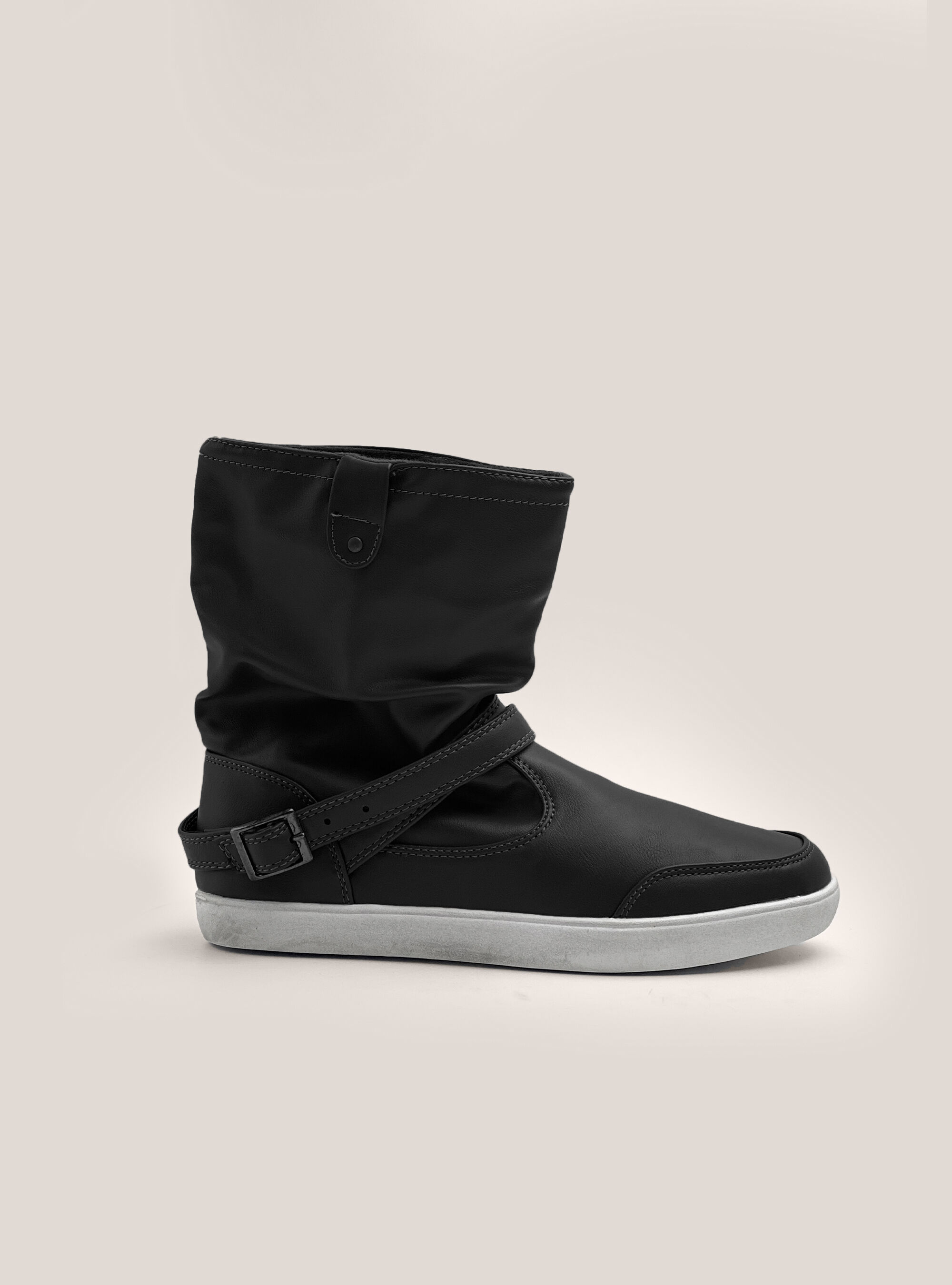 Stivaletto basso con cinturini intrecciati, C100 BLACK