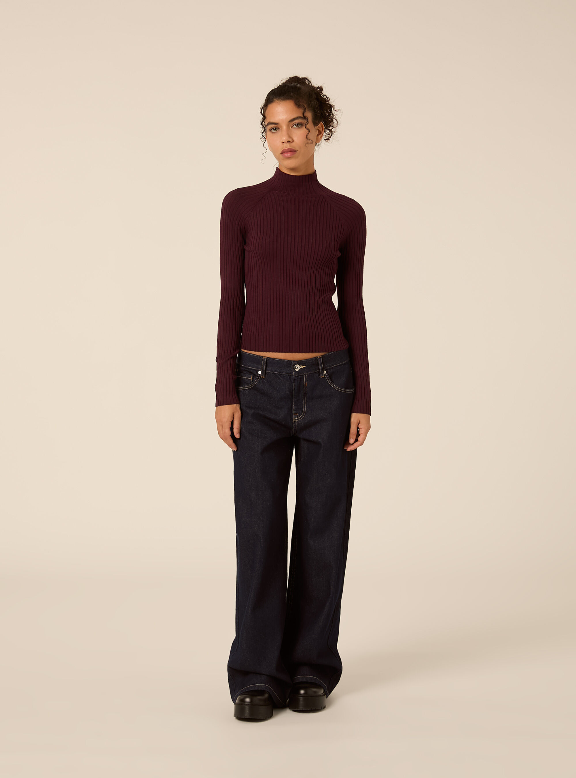 Ribbed mock neck jumper with raglan sleeves