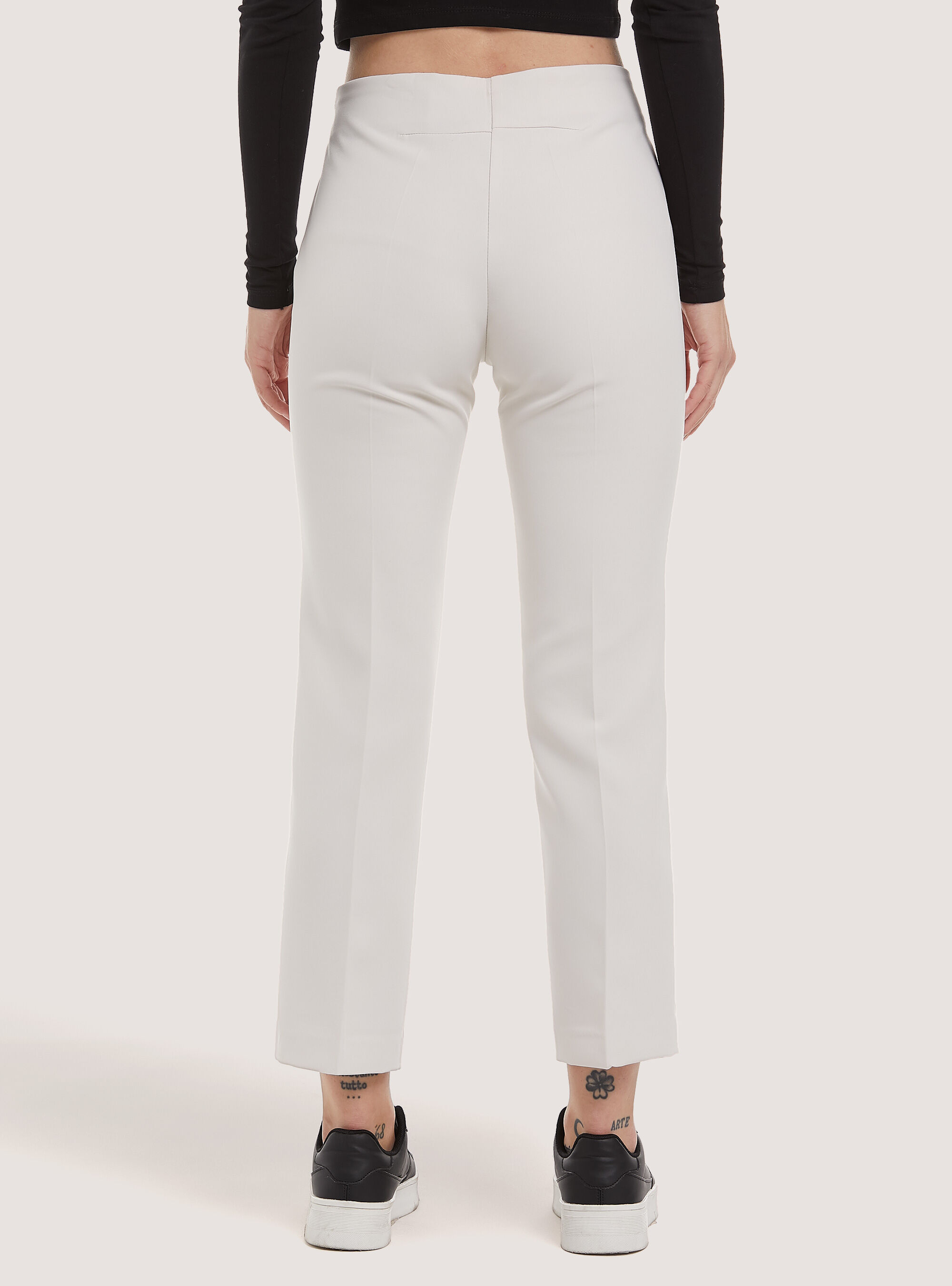 Pantaloni cropped on sale