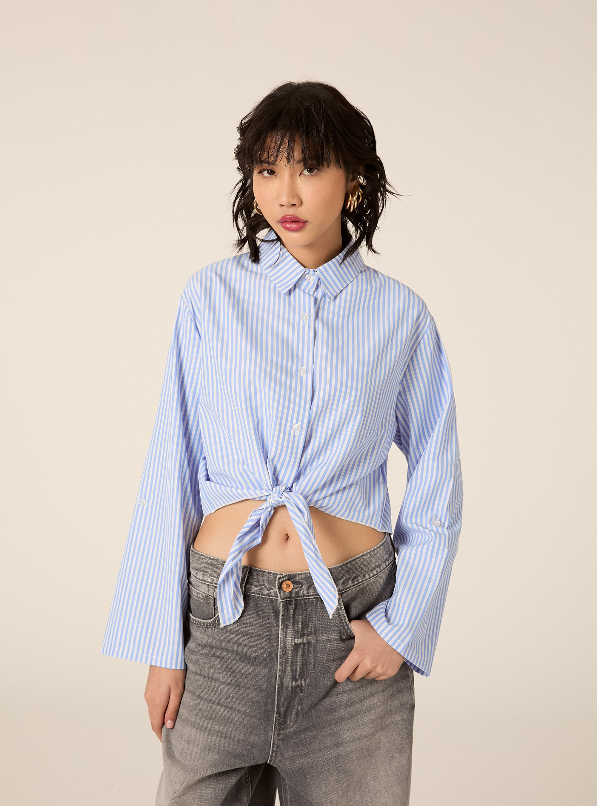 Camicia crop a righe con nodo