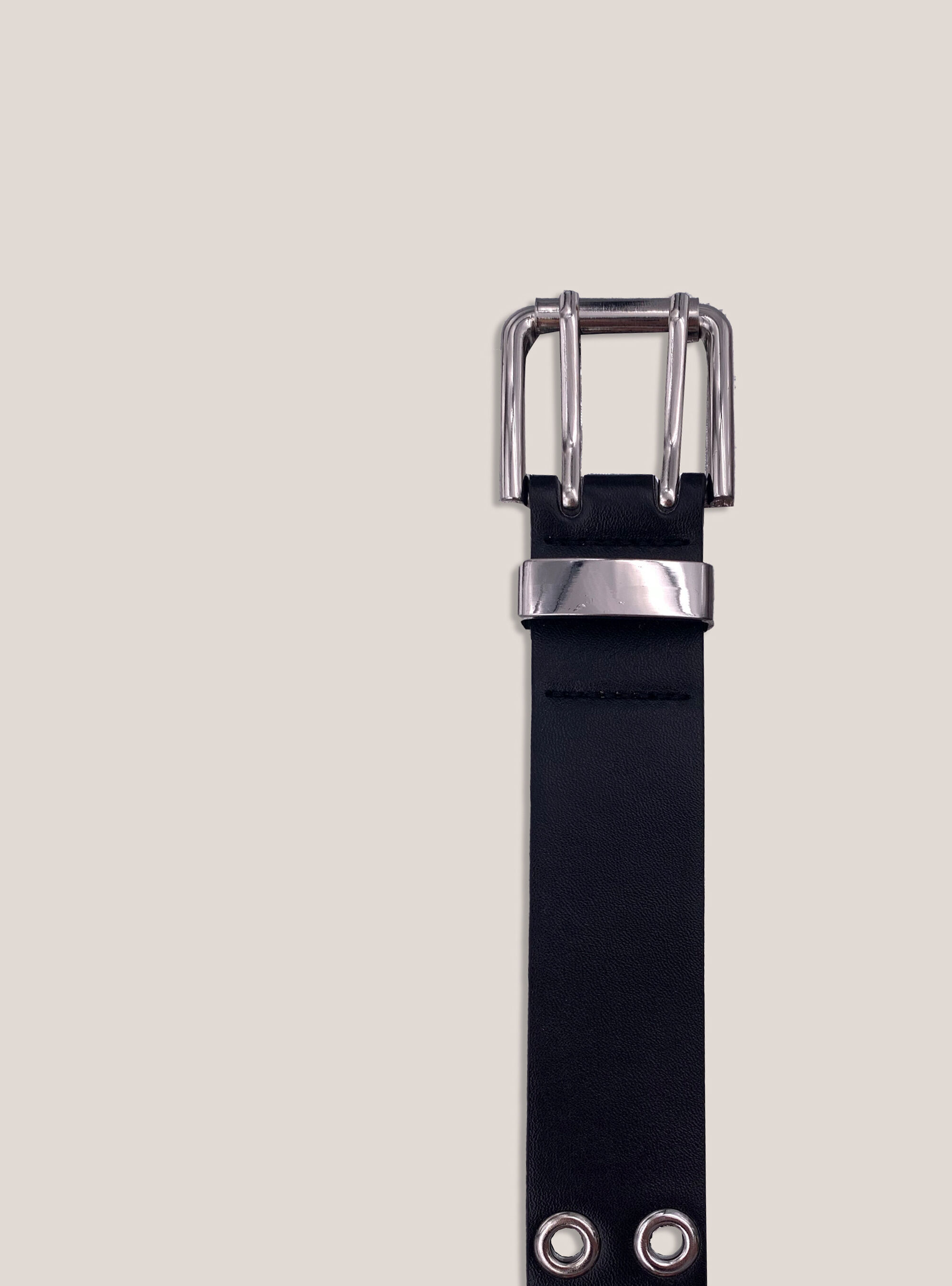 Eyelets belt top