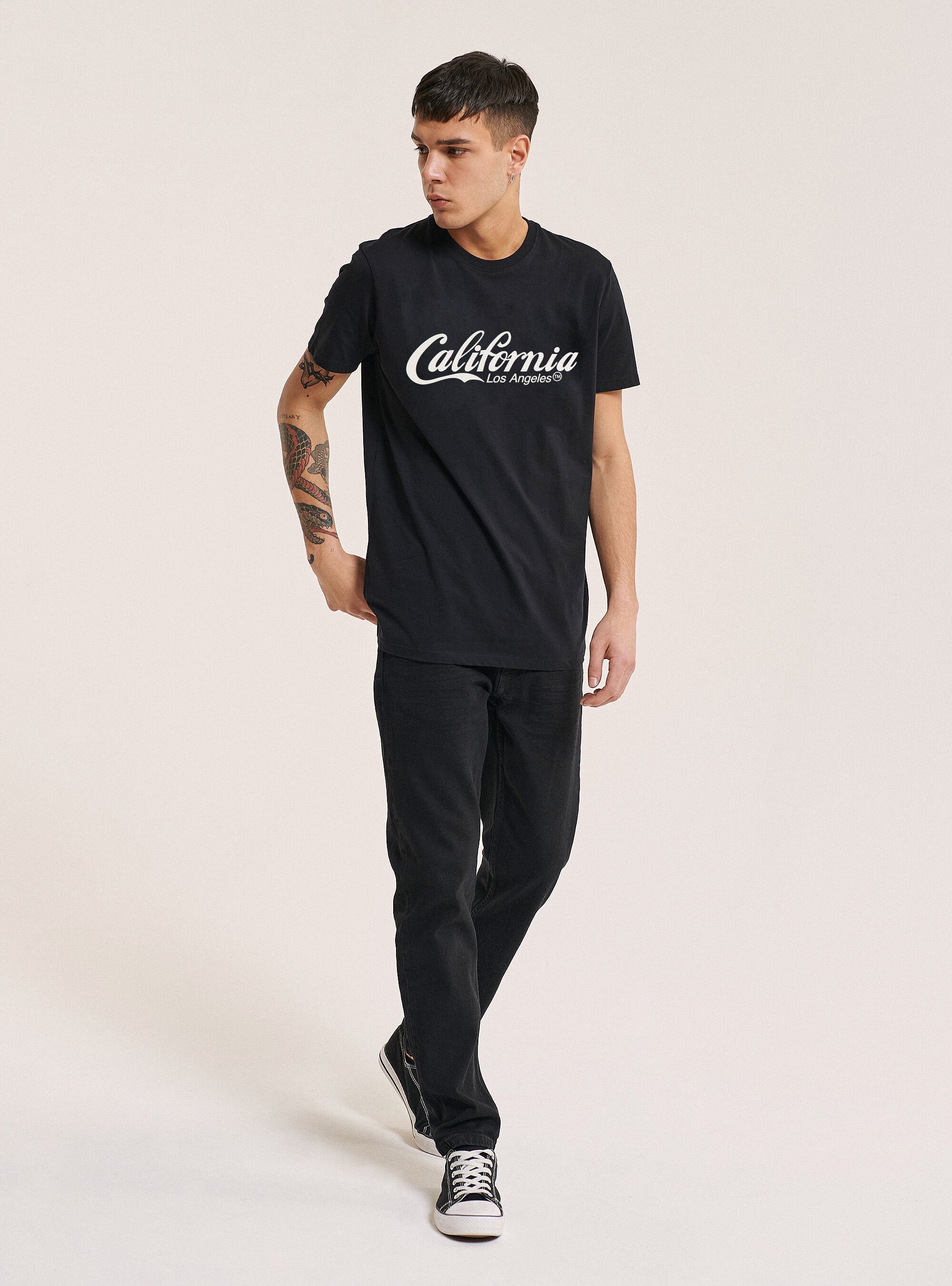Maglietta California Dago &ndash; 100% Cotone, Maniche Corte, Nera, Fatta A Mano, Stile Grafico