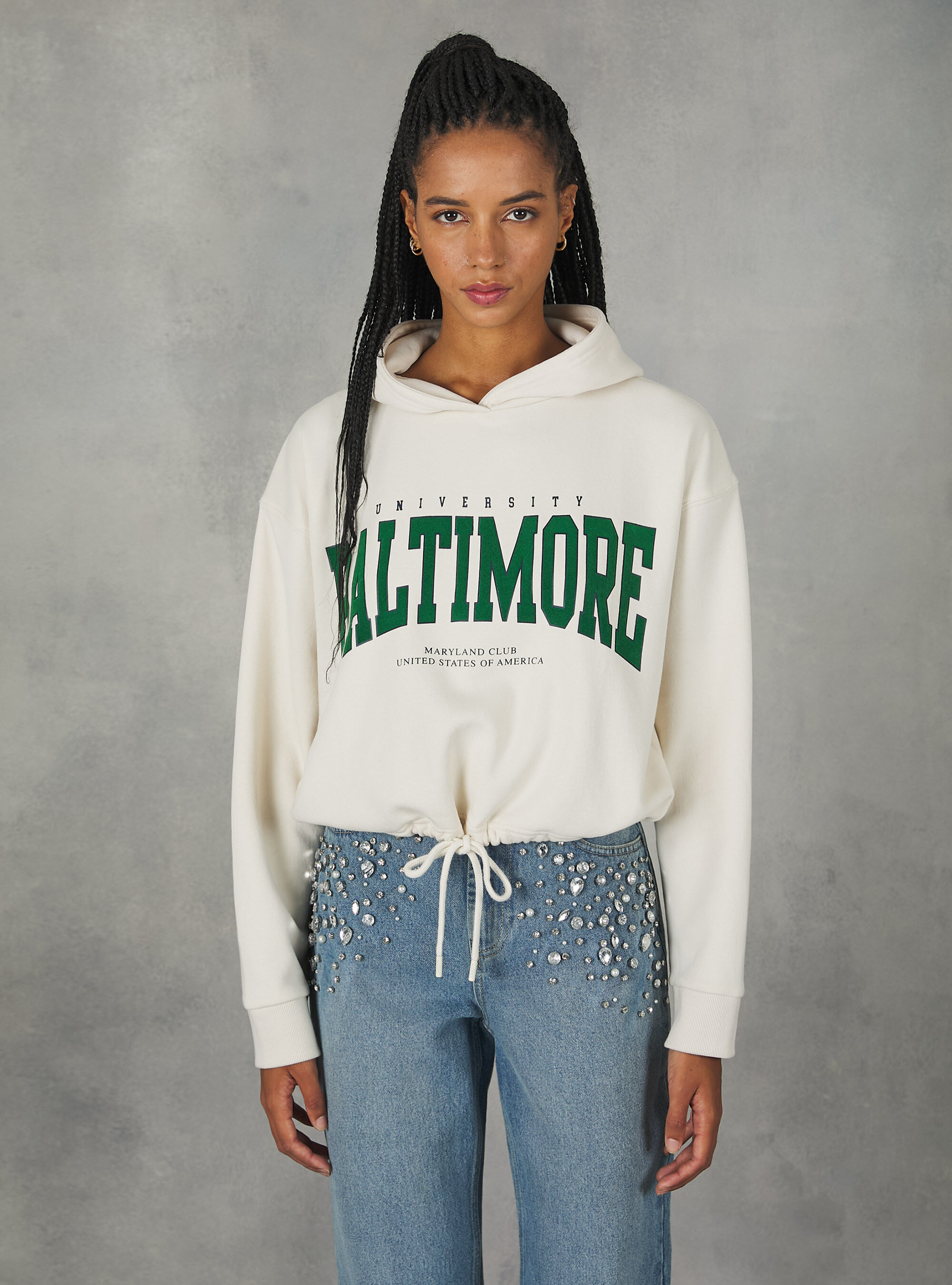 Cropped college sweatshirt with drawstring at hem