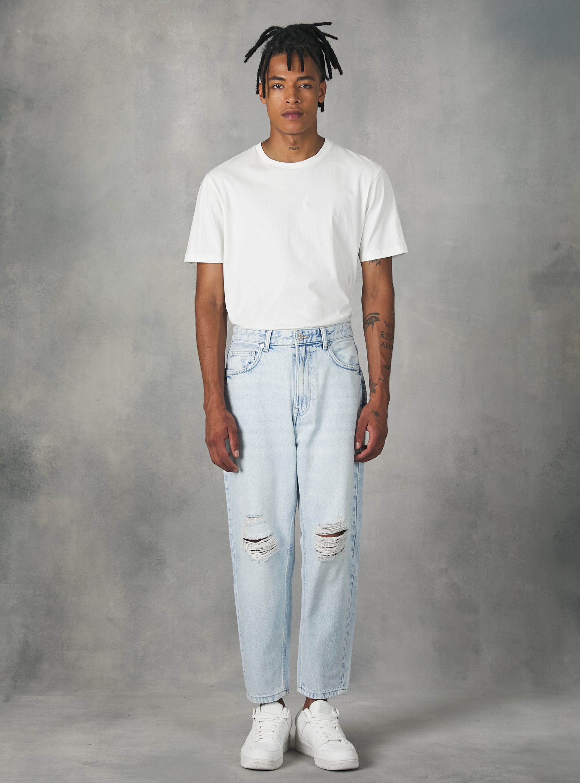 Jeans amples avec d&eacute;chirures, D007 LIGHT AZURE