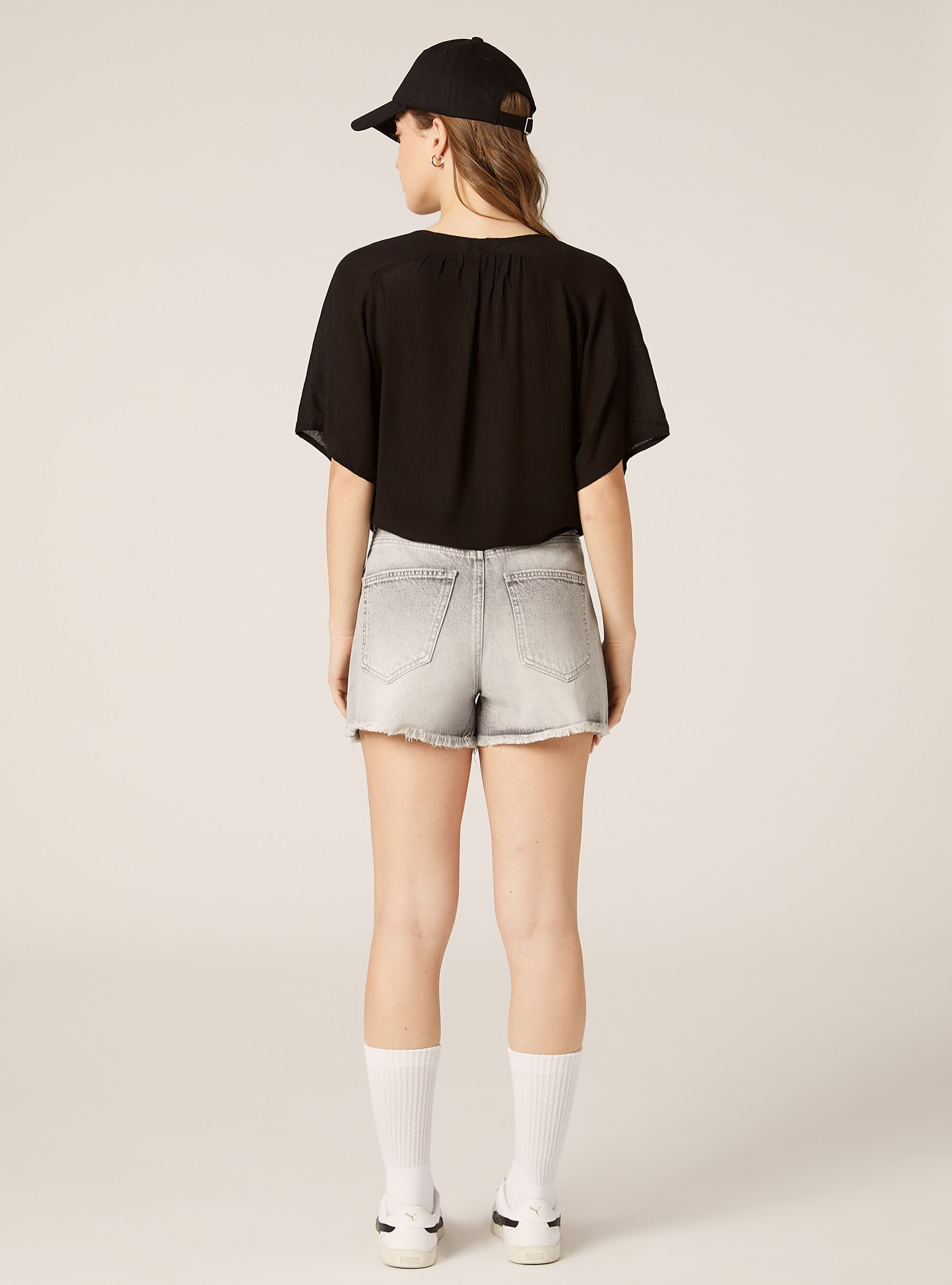 Camisa de color liso con cuello de pico y nudo en la cintura, BK1 BLACK