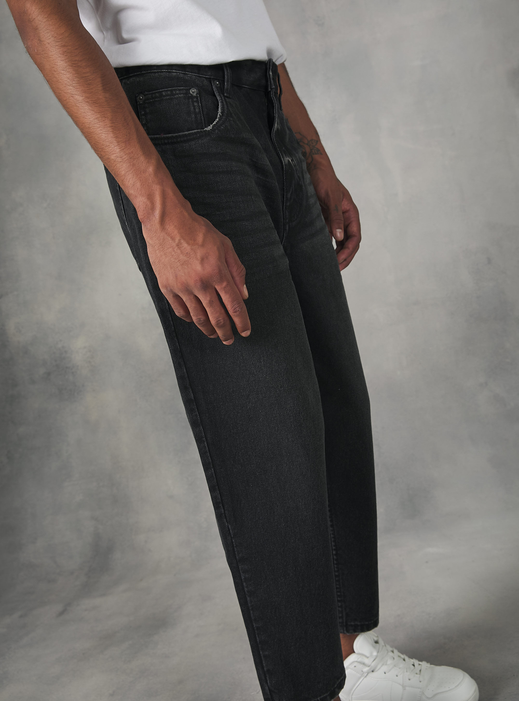 Mens black best sale carrot fit jeans