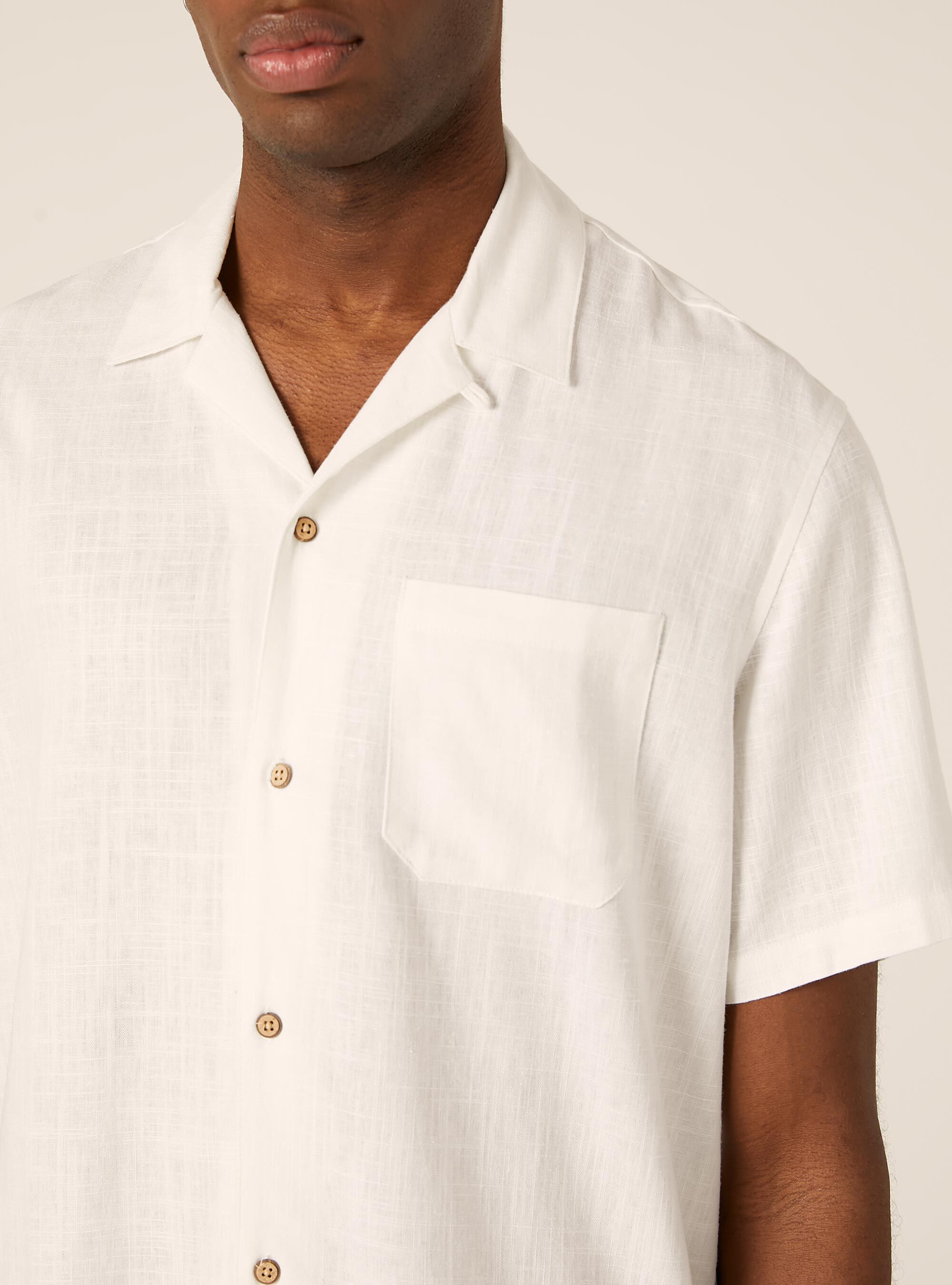 Chemise en m&eacute;lange de lin avec col bowling, WH1 OFF WHITE