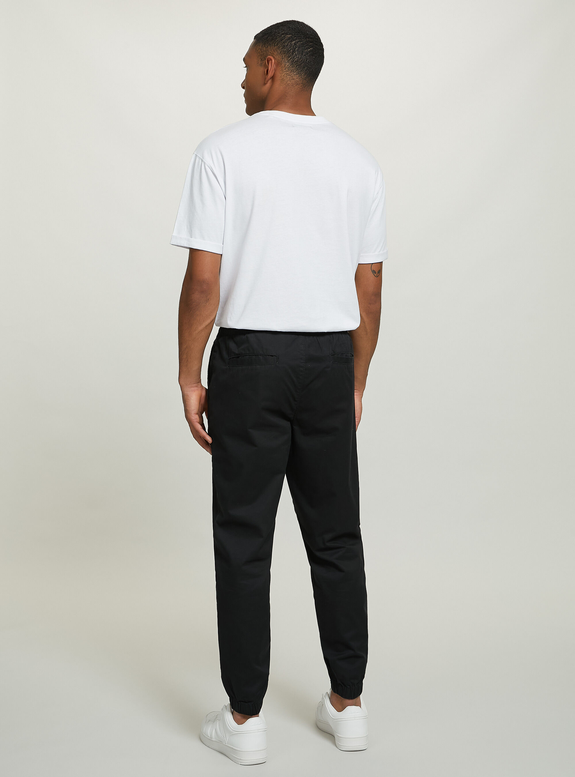 Chinos en serg&eacute; avec bande &eacute;lastique, BK1 BLACK