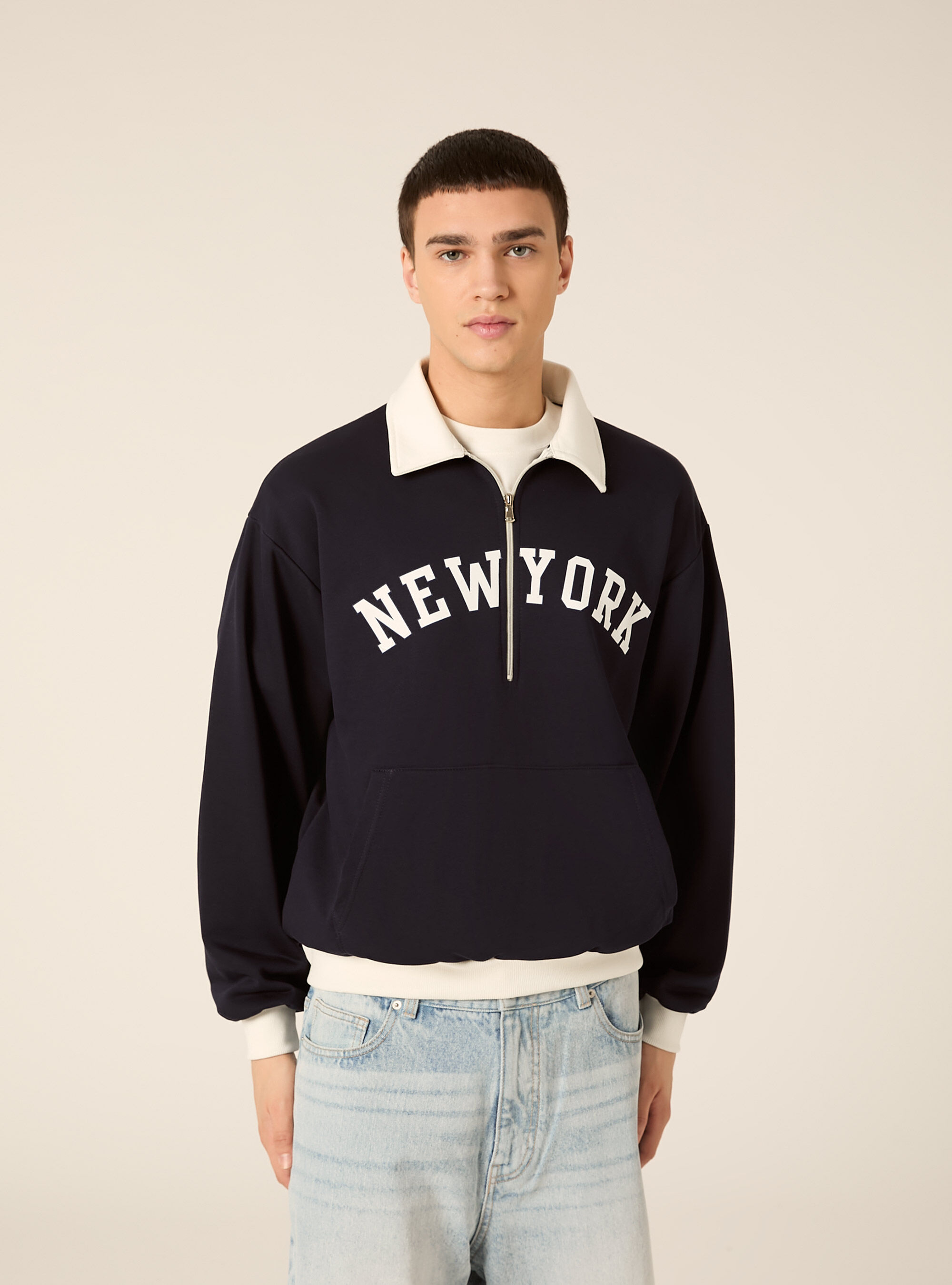 Felpa collo polo con zip boxy fit stampata