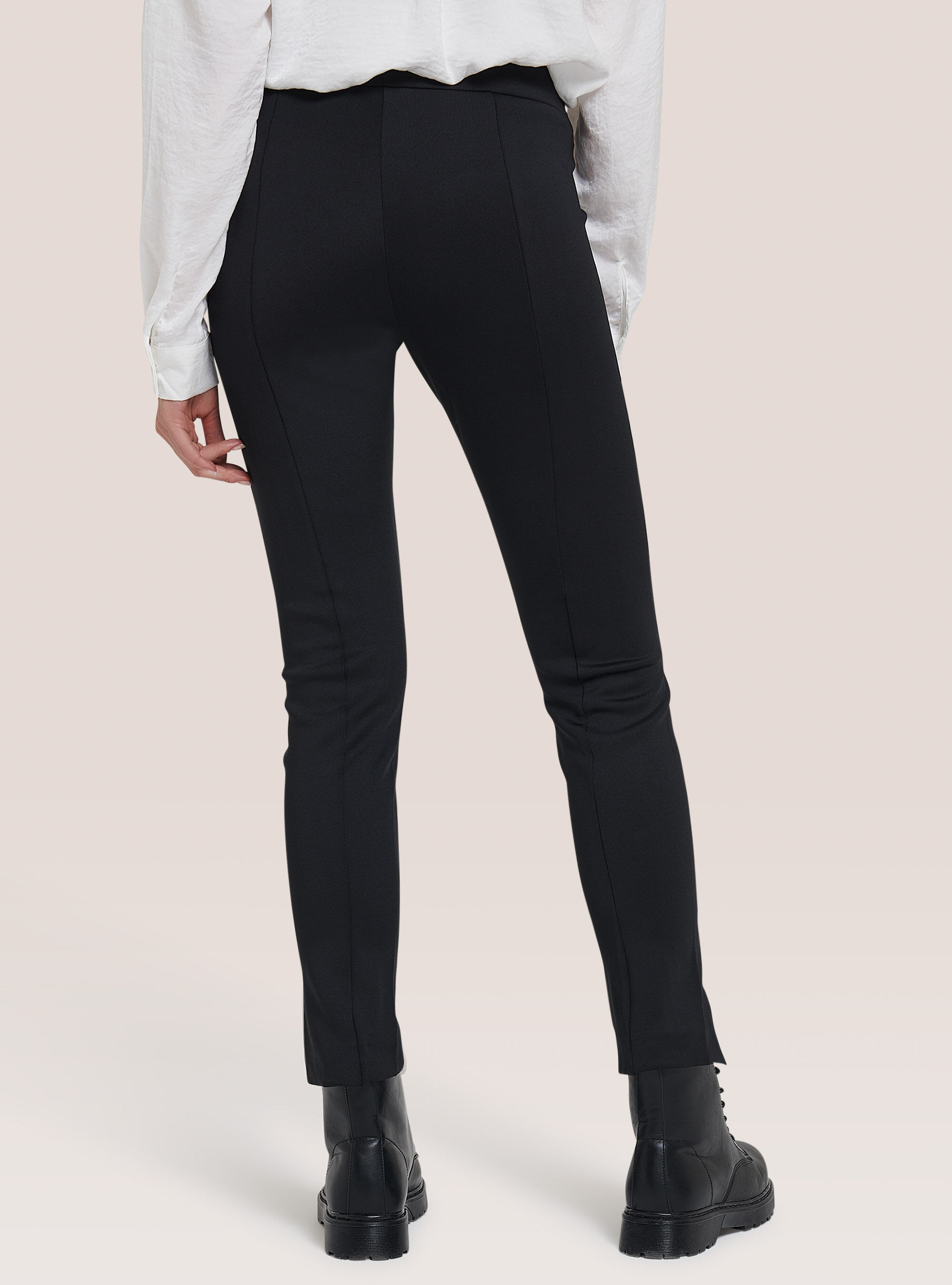 Fuseaux  avec des fentes sur les chevilles, C101 BLACK