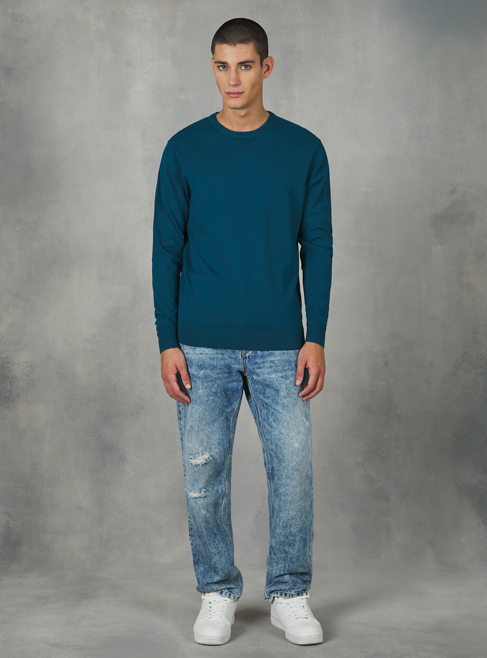 Round-neck pullover made of sustainable viscose Ecovero, OB2 BLUE OIL MED.