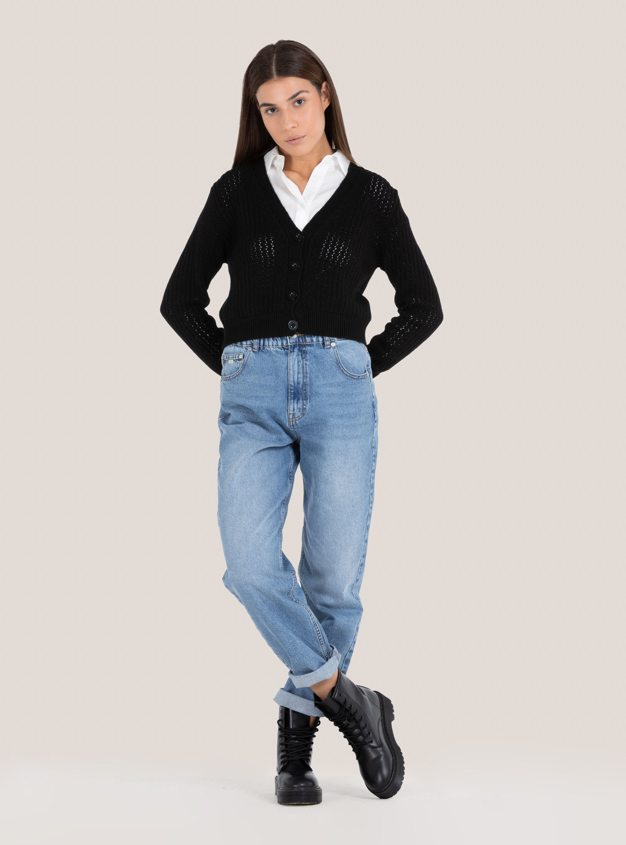 Cropped cardigan with buttons