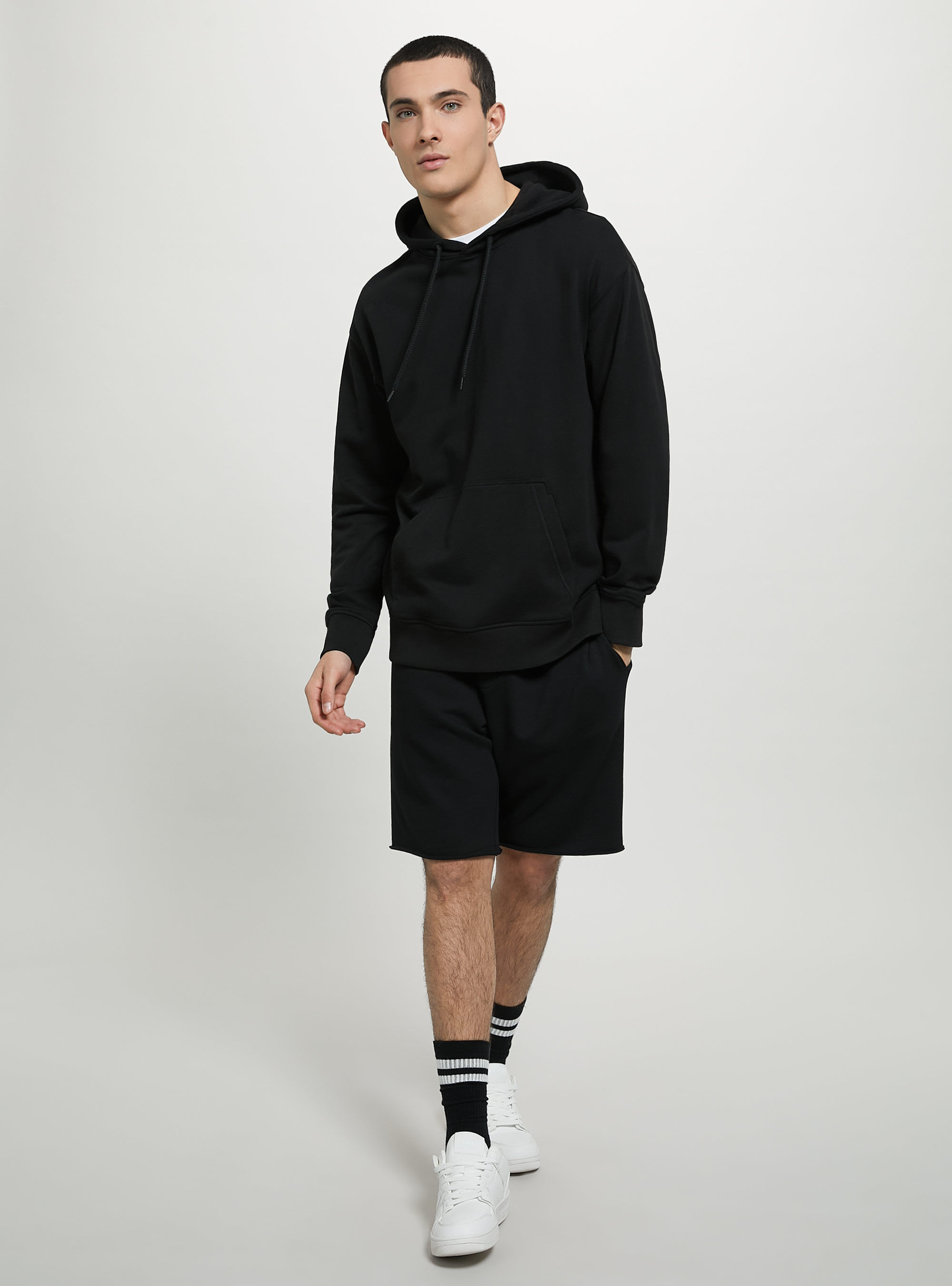 Sweatshirt with hood and pouch pocket, BK1 BLACK