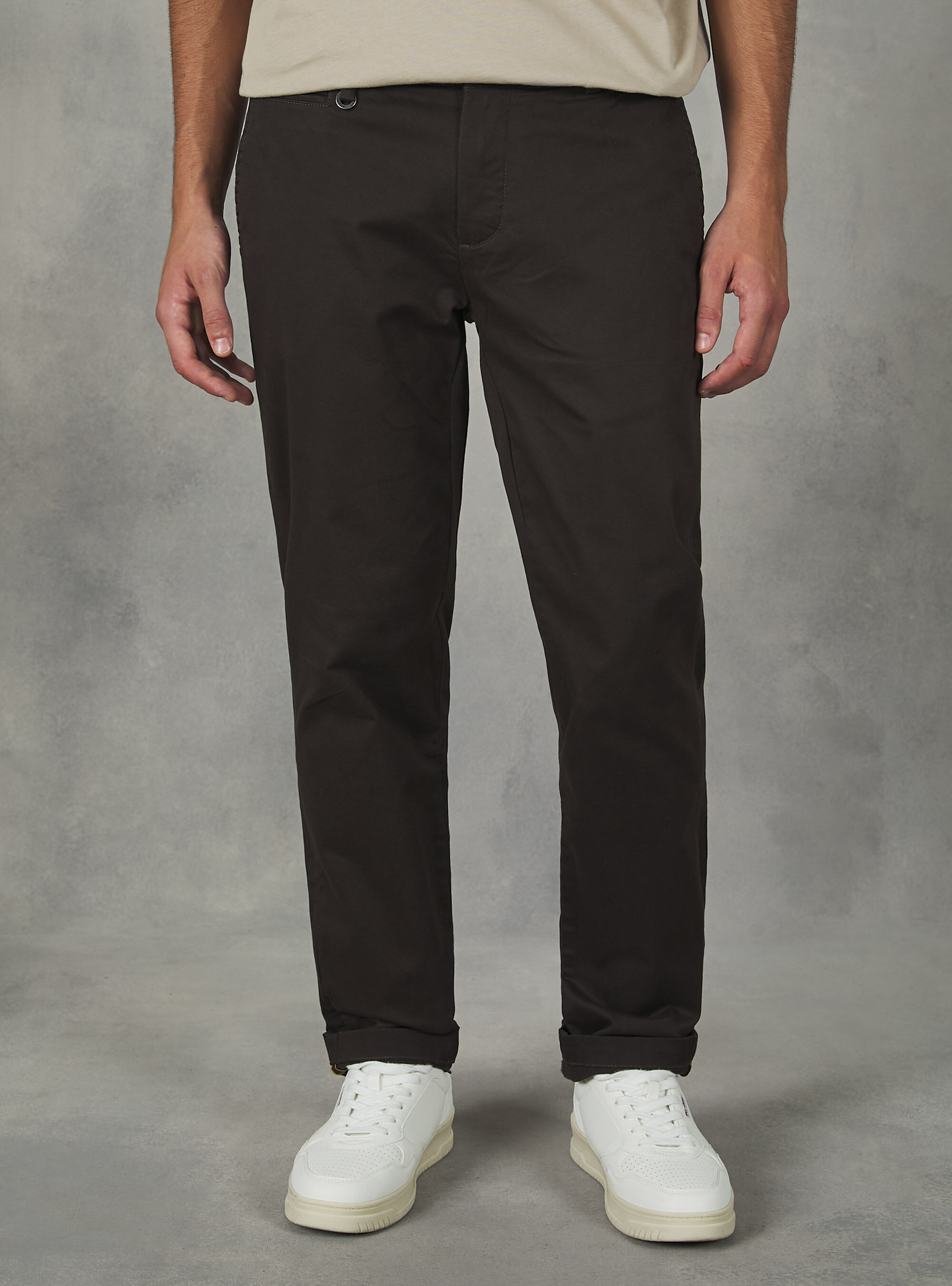 Pantal&oacute;n chino de sarga de algod&oacute;n el&aacute;stico, BR1 BROWN DARK