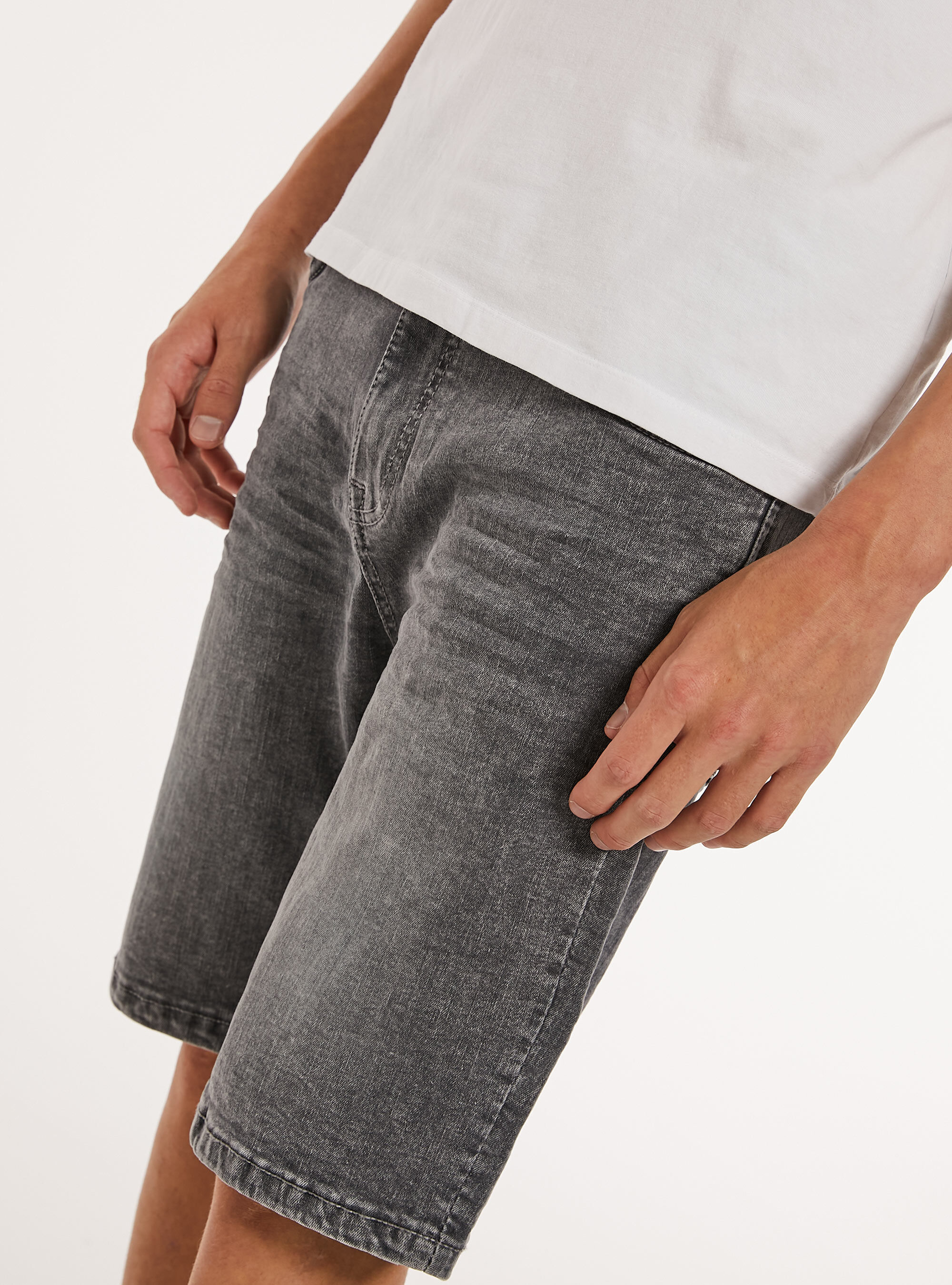 Bermuda Carrot en denim stretch, D00G GREY
