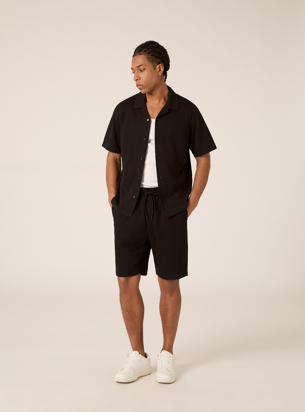 Abbigliamento stile Basic da Uomo Abbigliamento stile Basic da Uomo