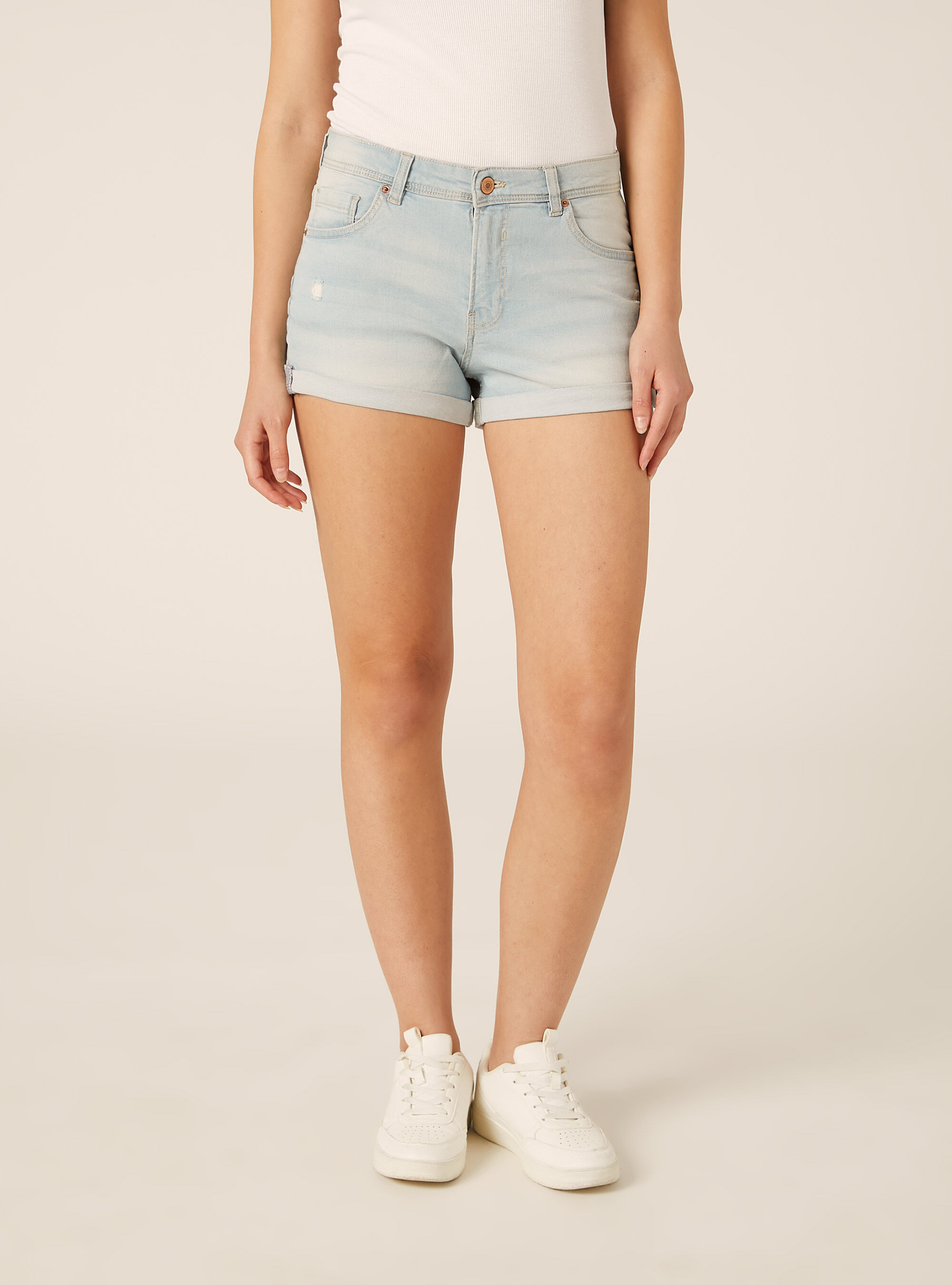 Shorts in denim con risvolto