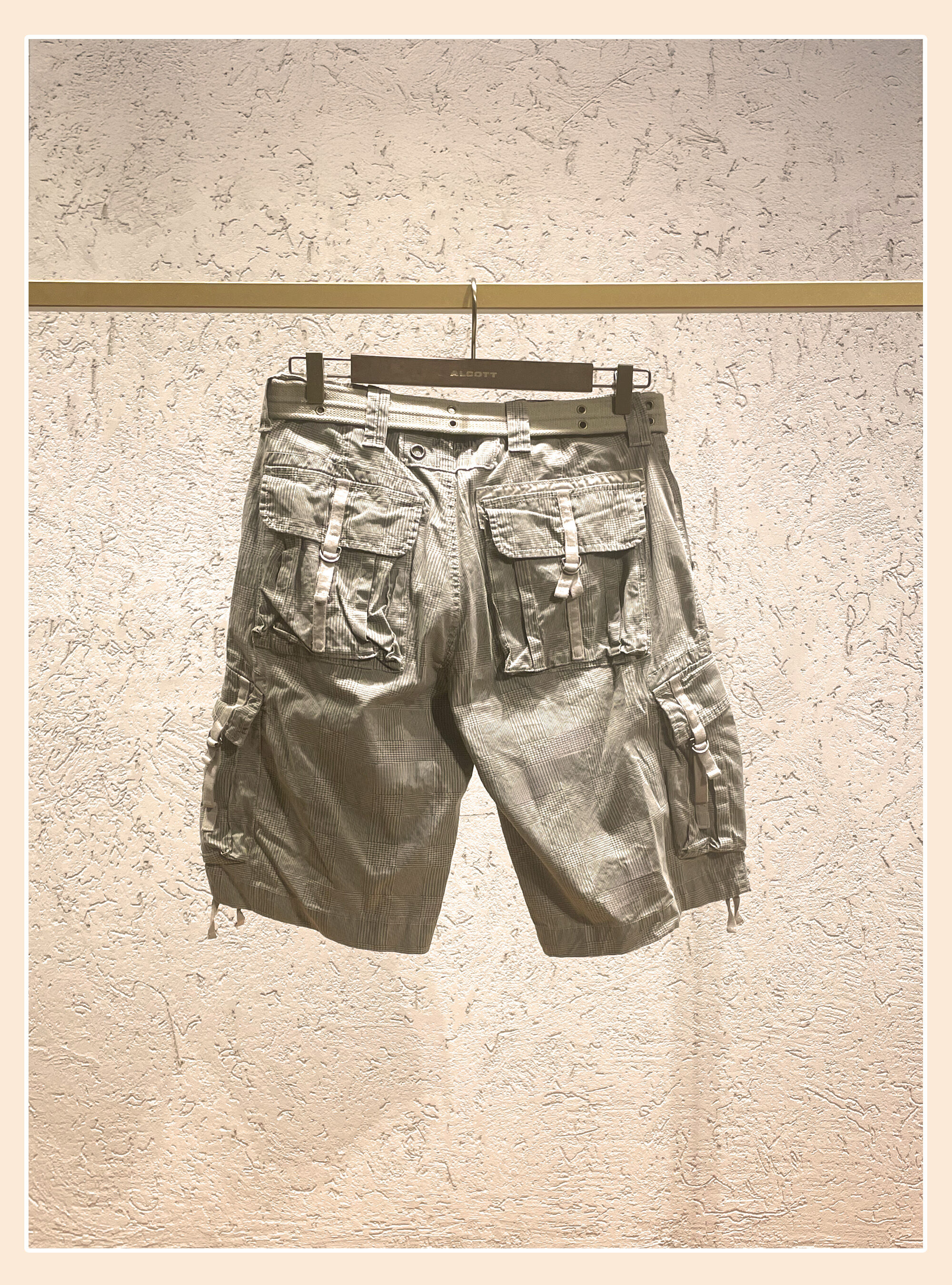 Bermuda cargo con cintura DOT