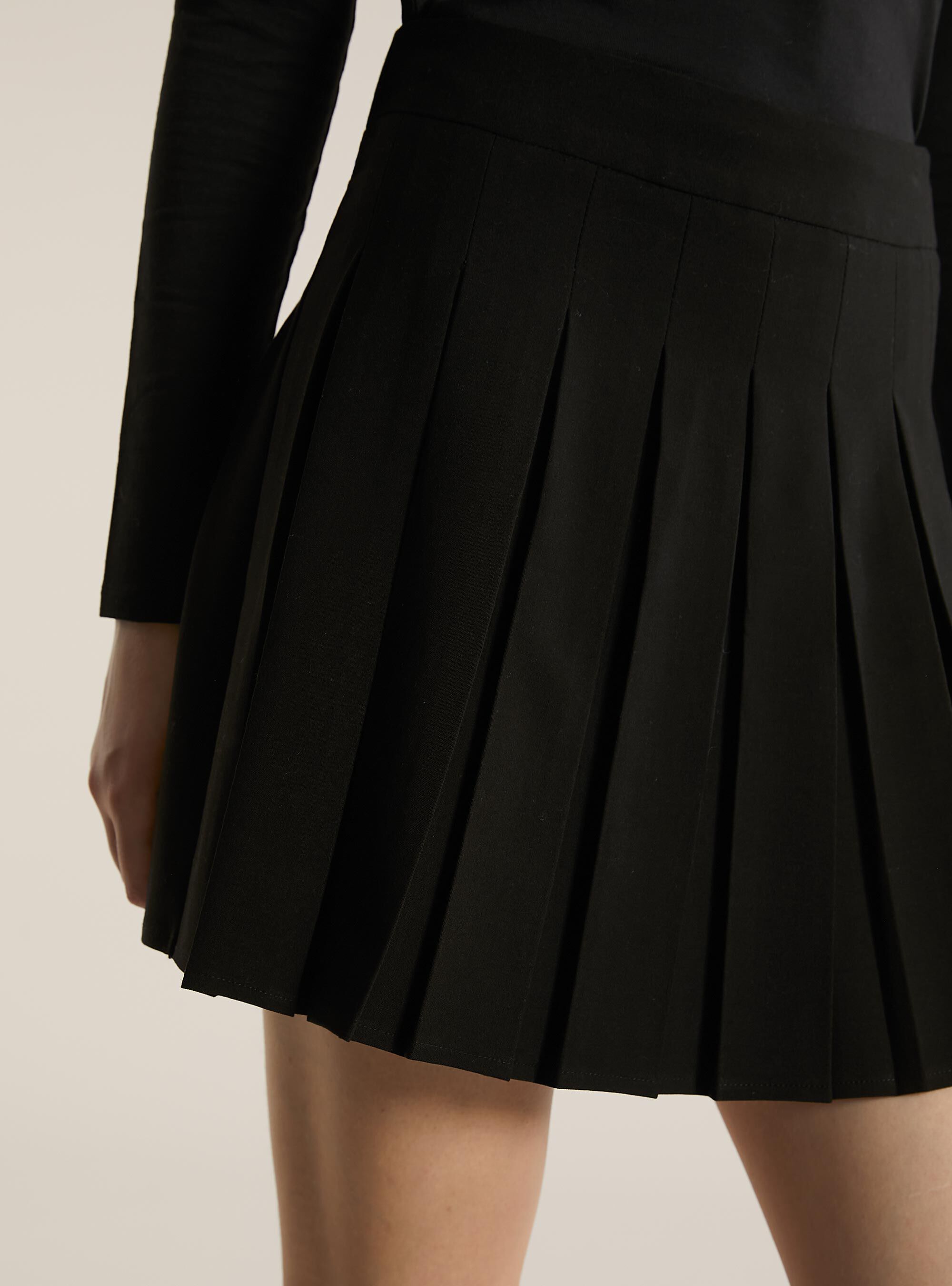 Gonna mini a pieghe tinta unita, BK1 BLACK