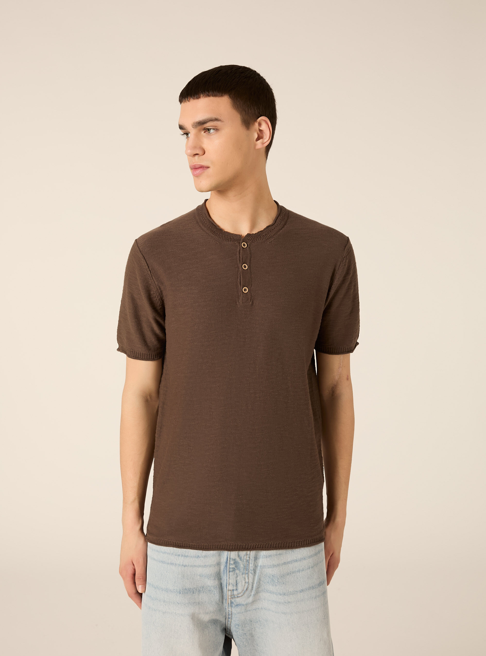 Pullover leggero con collo serafino, MARRONE MEDIO